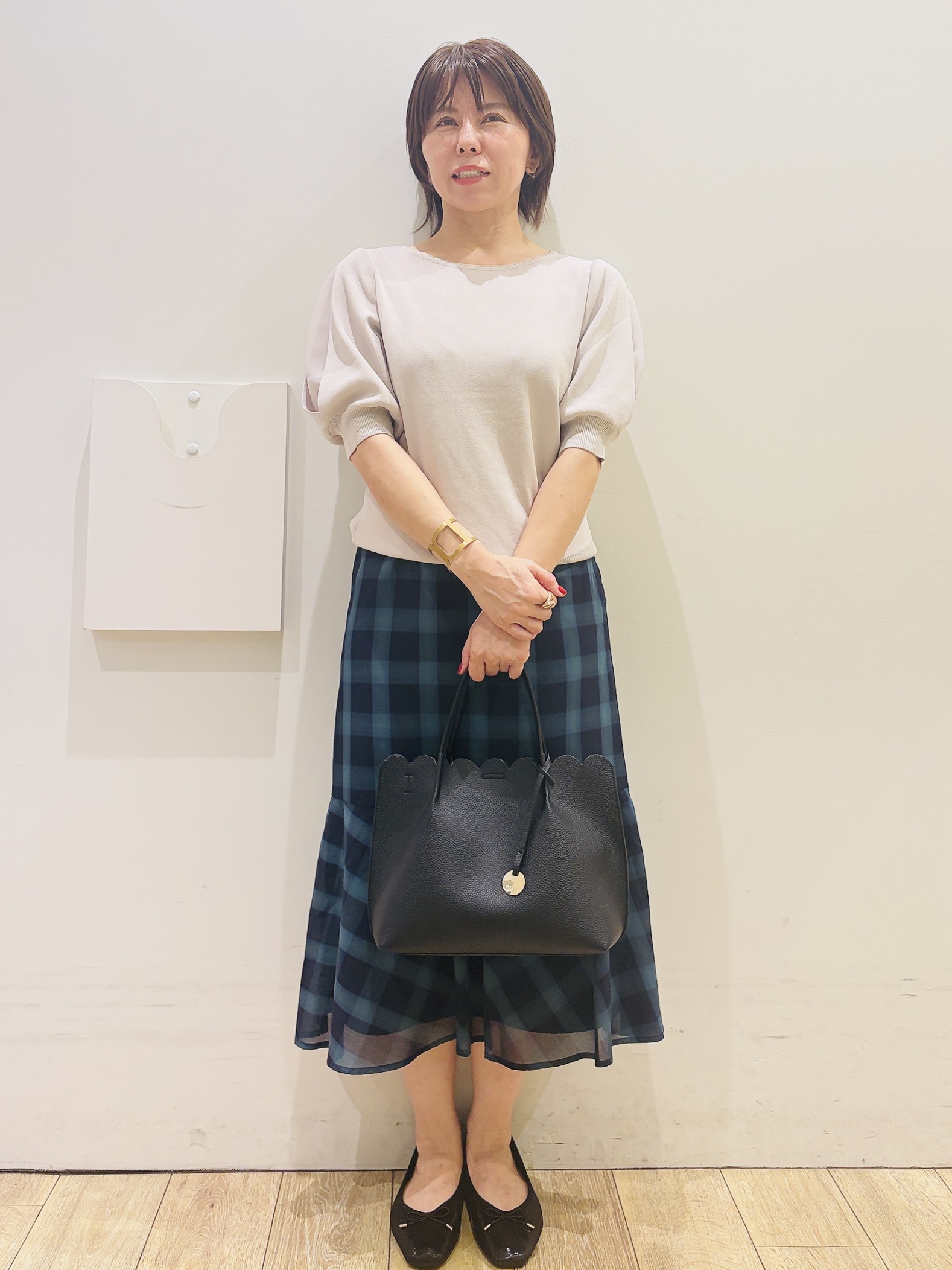 YUKOさんの「index｜【接触冷感／UVケア】クールタッチラップスリーブニット《洗濯機OK／XS～3L／9col》」を使ったコーディネート