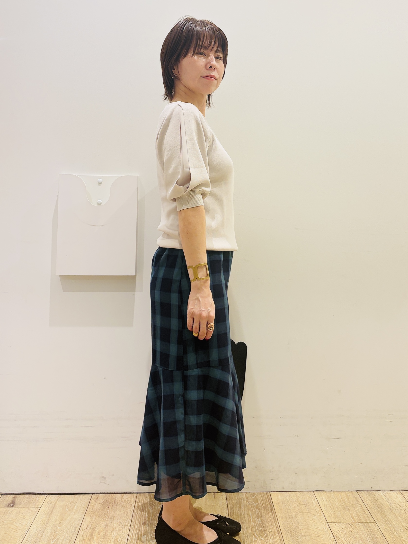YUKOさんの「index｜【接触冷感／UVケア】クールタッチラップスリーブニット《洗濯機OK／XS～3L／9col》」を使ったコーディネート