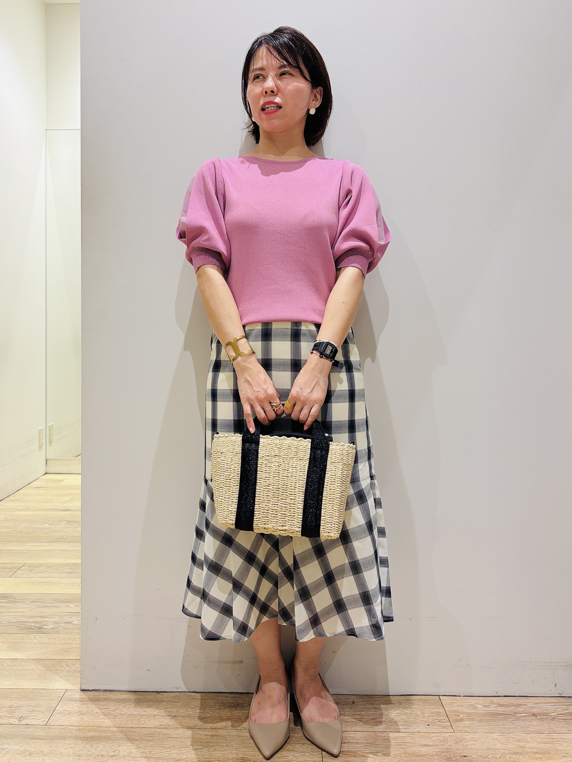 YUKOさんの「index｜【接触冷感／UVケア】クールタッチラップスリーブニット《洗濯機OK／XS～3L／9col》」を使ったコーディネート