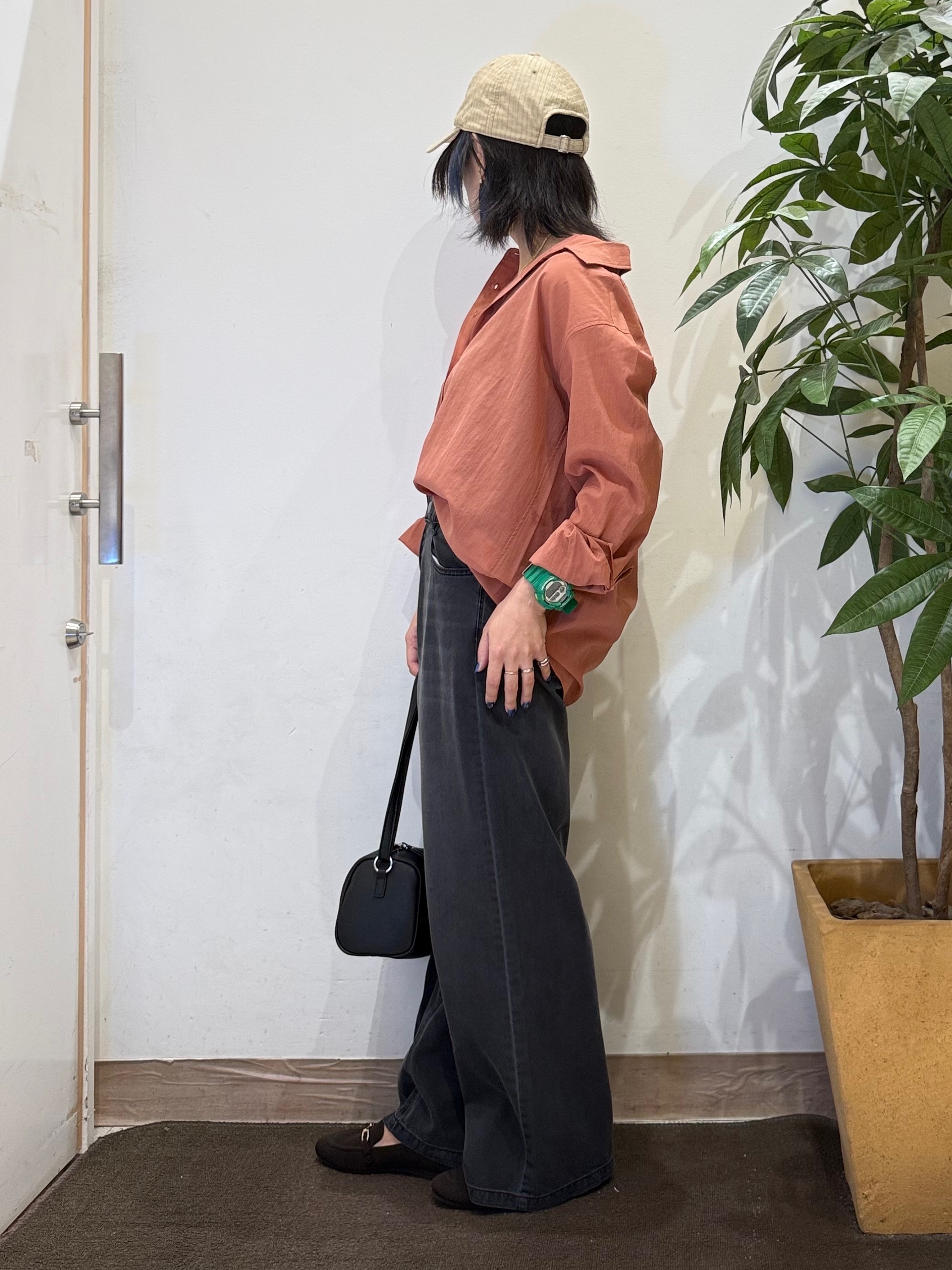 misakiさんの「SHOO･LA･RUE｜【通気性〇/S-LL/洗濯機可】羽織にも使いやすい きちんとベーシックシャツ」を使ったコーディネート