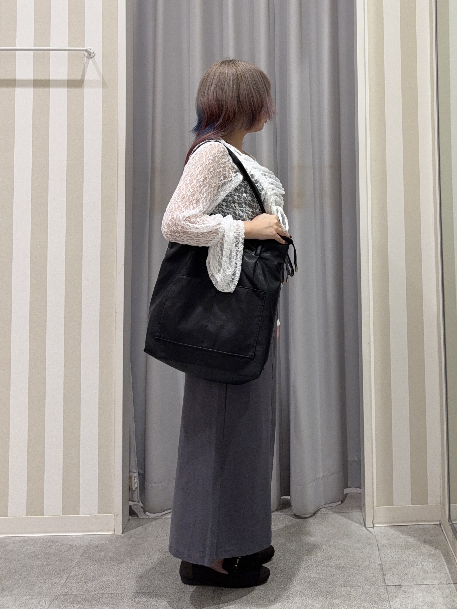 sakinoさんの「SHOO･LA･RUE｜【前後2WAY/洗濯機可/S-LL】スクエアネックで小顔効果 ランダムテレコタンクトップ」を使ったコーディネート