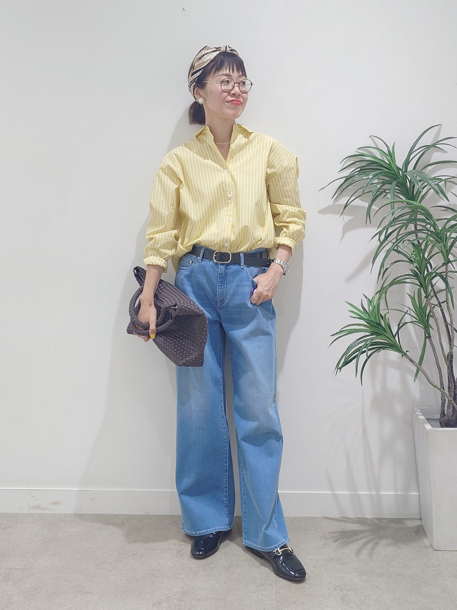 MUTSUKOさんの「UNTITLED｜【6色展開/コットン100】カラーベーシックシャツ」を使ったコーディネート