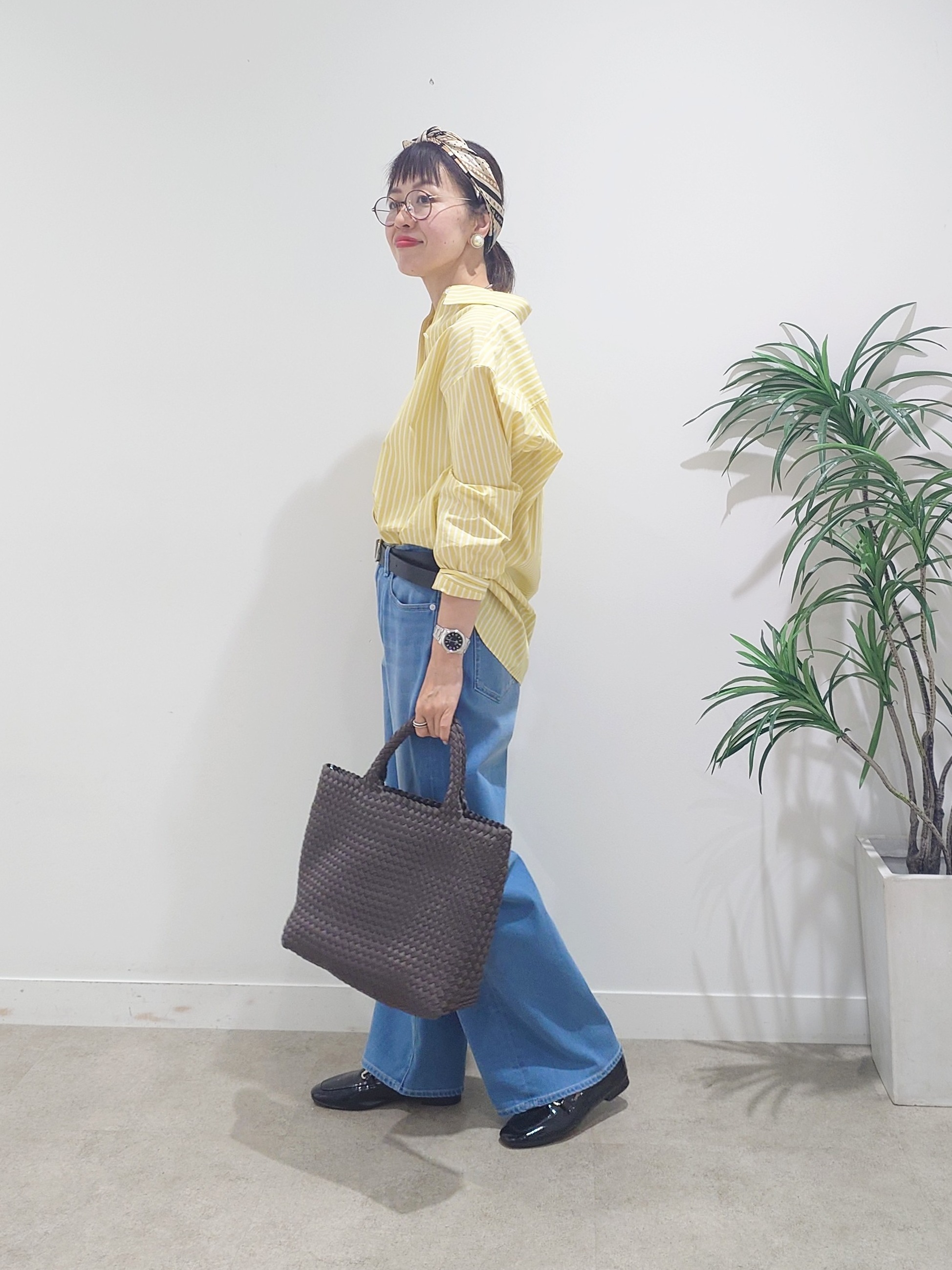 MUTSUKOさんの「UNTITLED｜【6色展開/コットン100】カラーベーシックシャツ」を使ったコーディネート