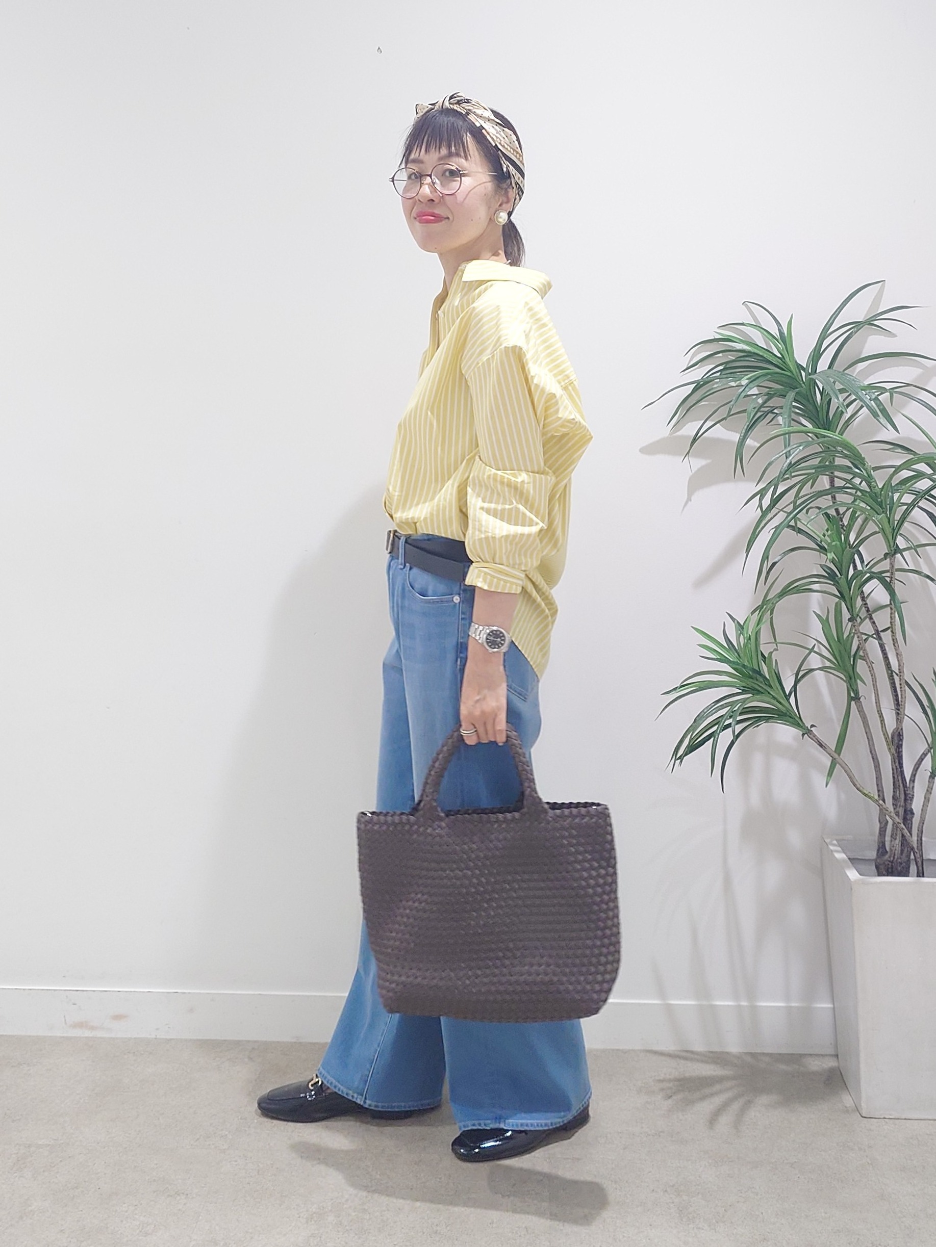 MUTSUKOさんの「UNTITLED｜【6色展開/コットン100】カラーベーシックシャツ」を使ったコーディネート