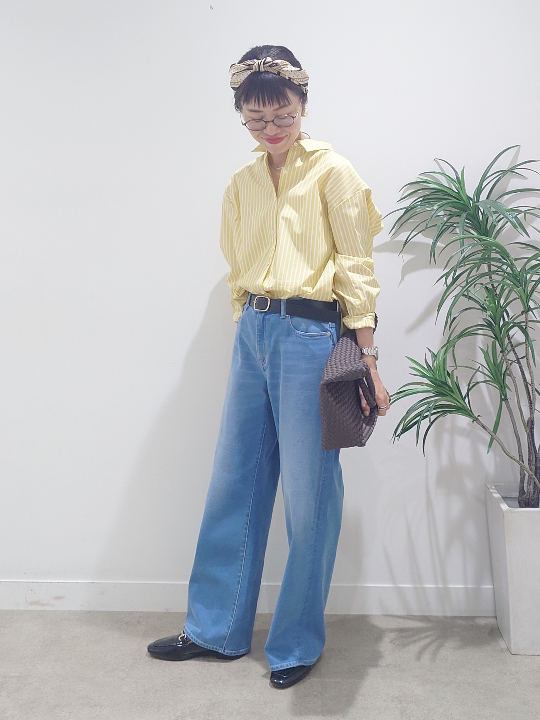 MUTSUKOさんの「UNTITLED｜【6色展開/コットン100】カラーベーシックシャツ」を使ったコーディネート