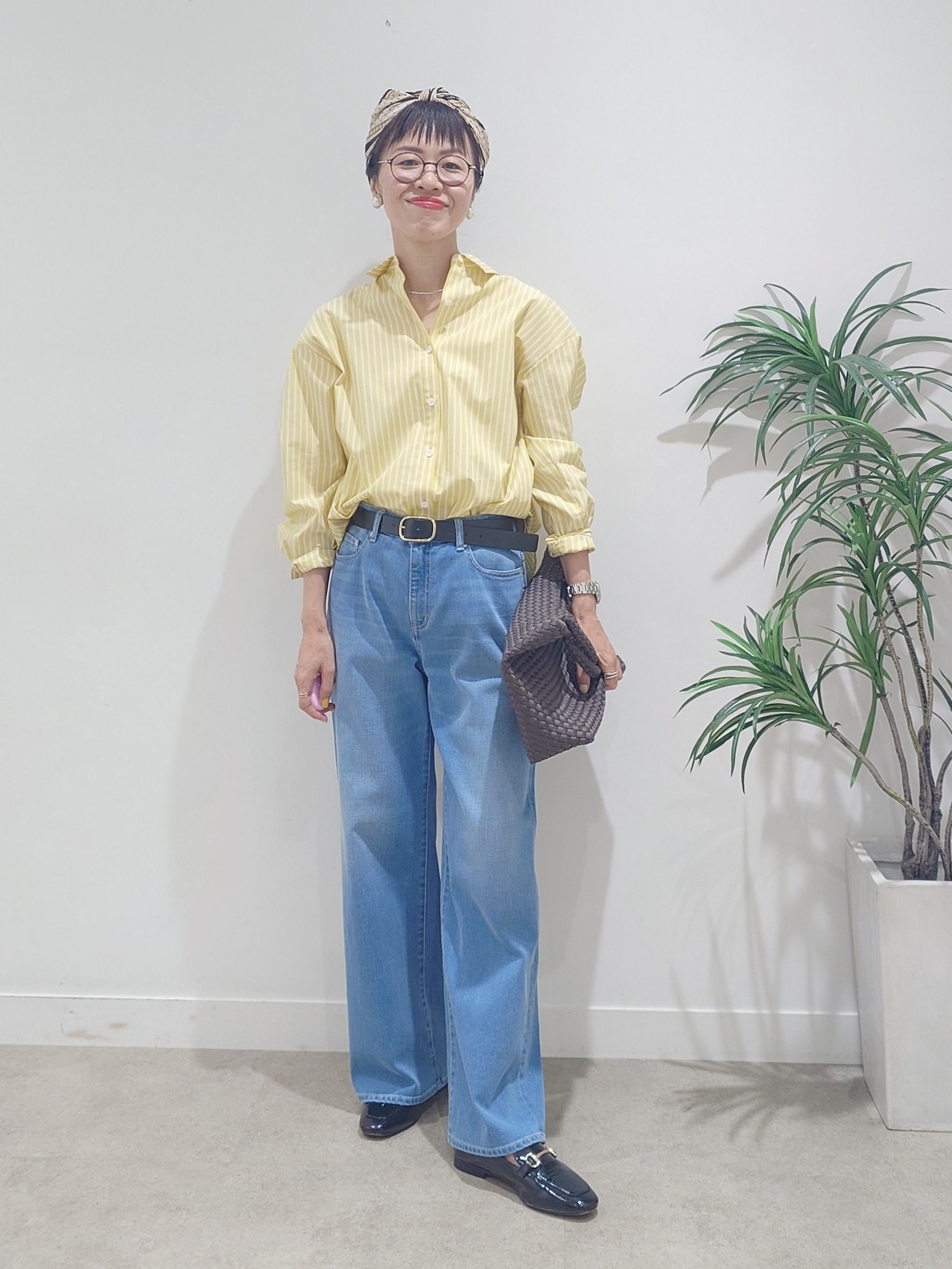 MUTSUKOさんの「UNTITLED｜【6色展開/コットン100】カラーベーシックシャツ」を使ったコーディネート