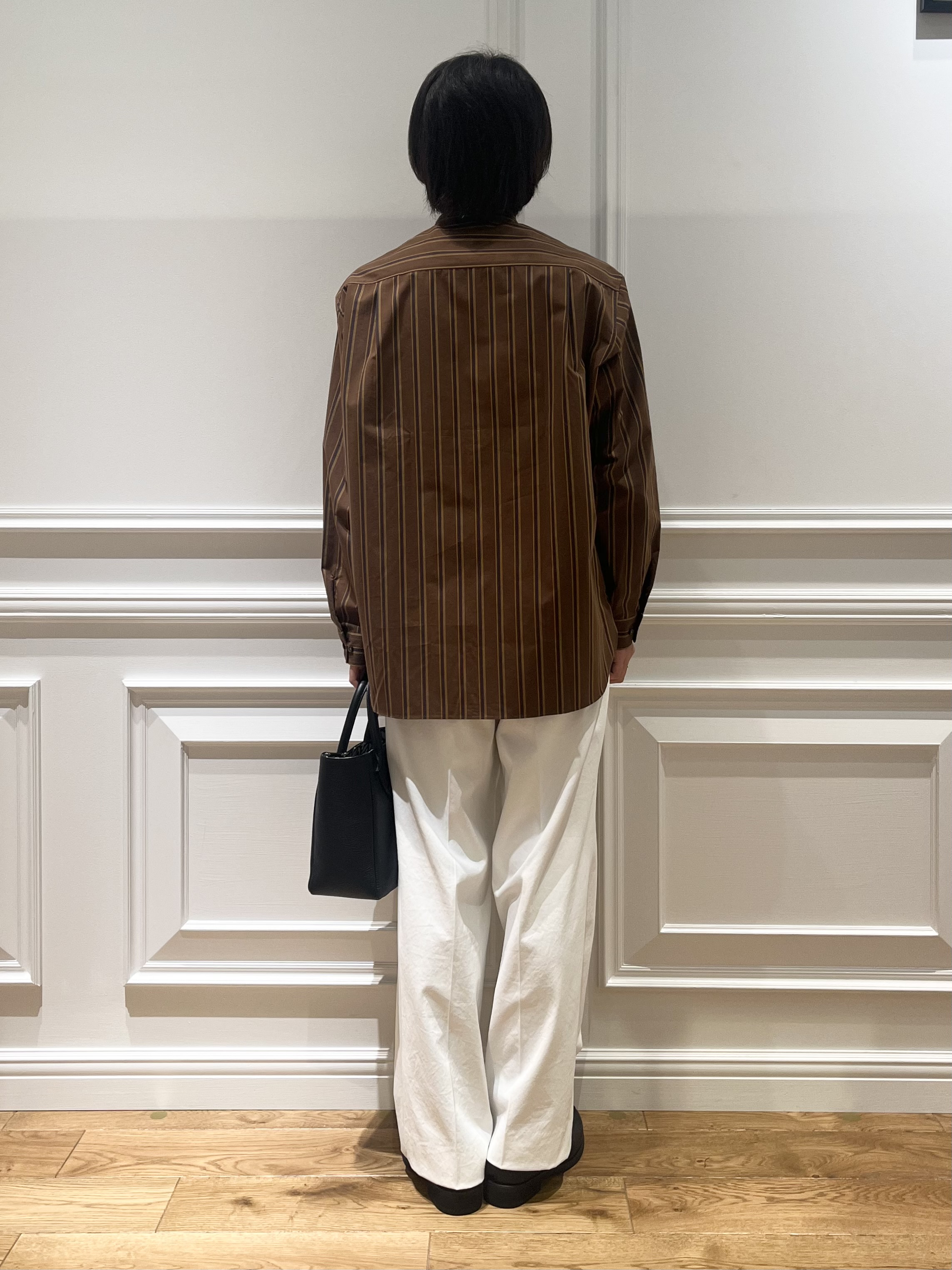 Watanabeさんの「DRESSTERIOR｜【日本製】バンドカラー ブラウンレジメンタル ストライプシャツ」を使ったコーディネート