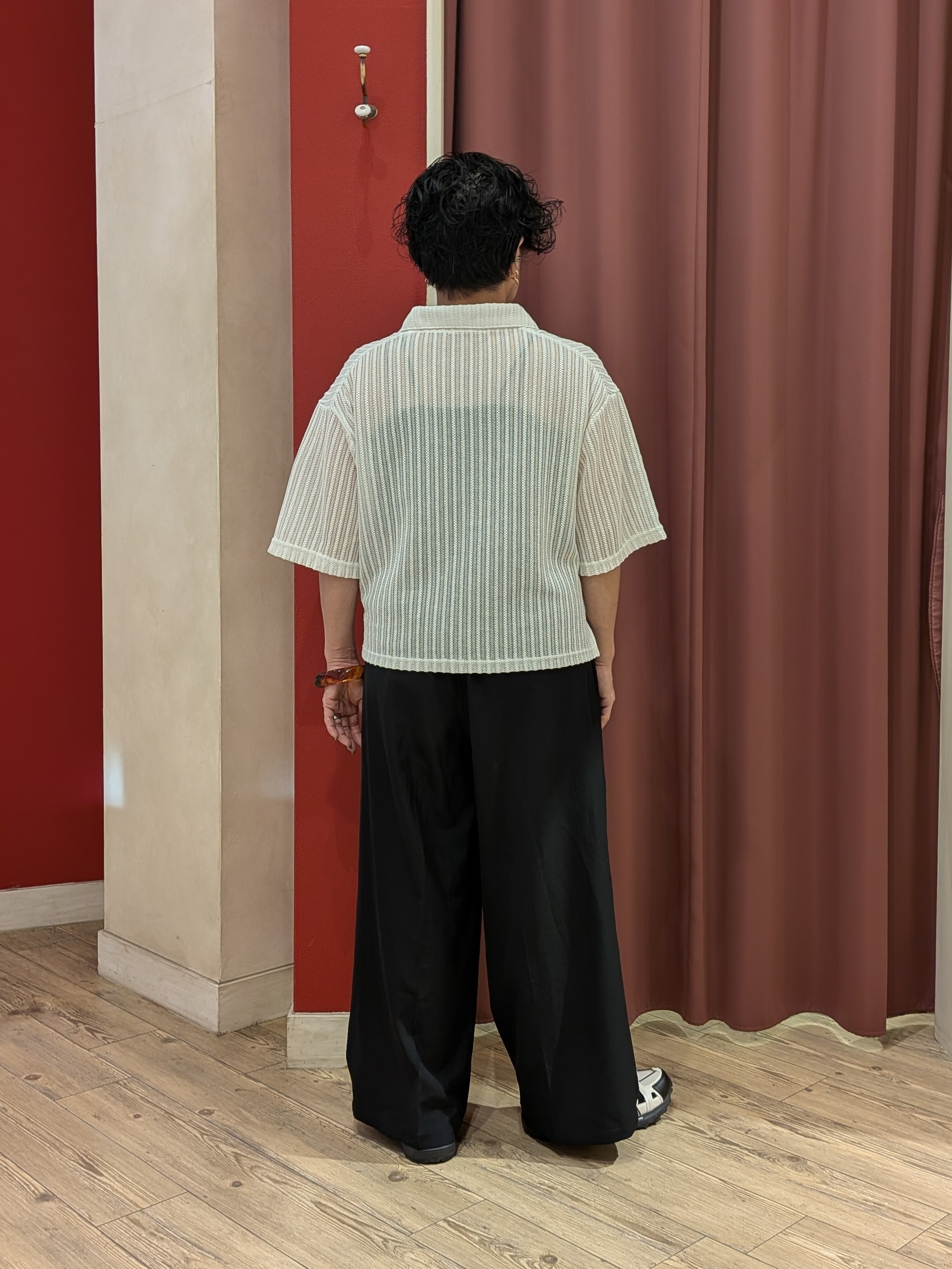 cameさんの「SHOO･LA･RUE｜【洗濯機可/S-LL】軽やかで涼しげな 透かしレース風前開きシャツ」を使ったコーディネート