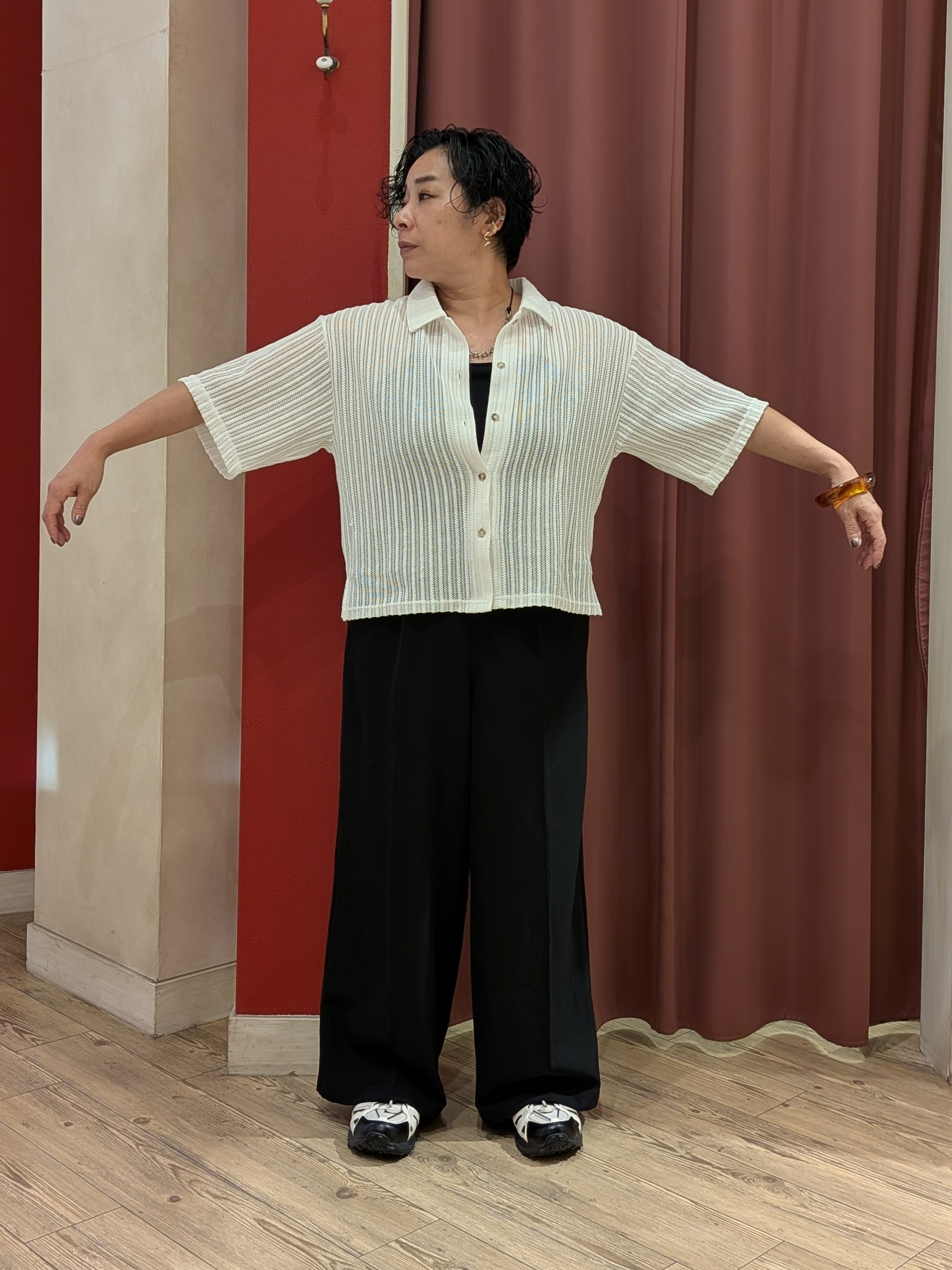 cameさんの「SHOO･LA･RUE｜【洗濯機可/S-LL】軽やかで涼しげな 透かしレース風前開きシャツ」を使ったコーディネート
