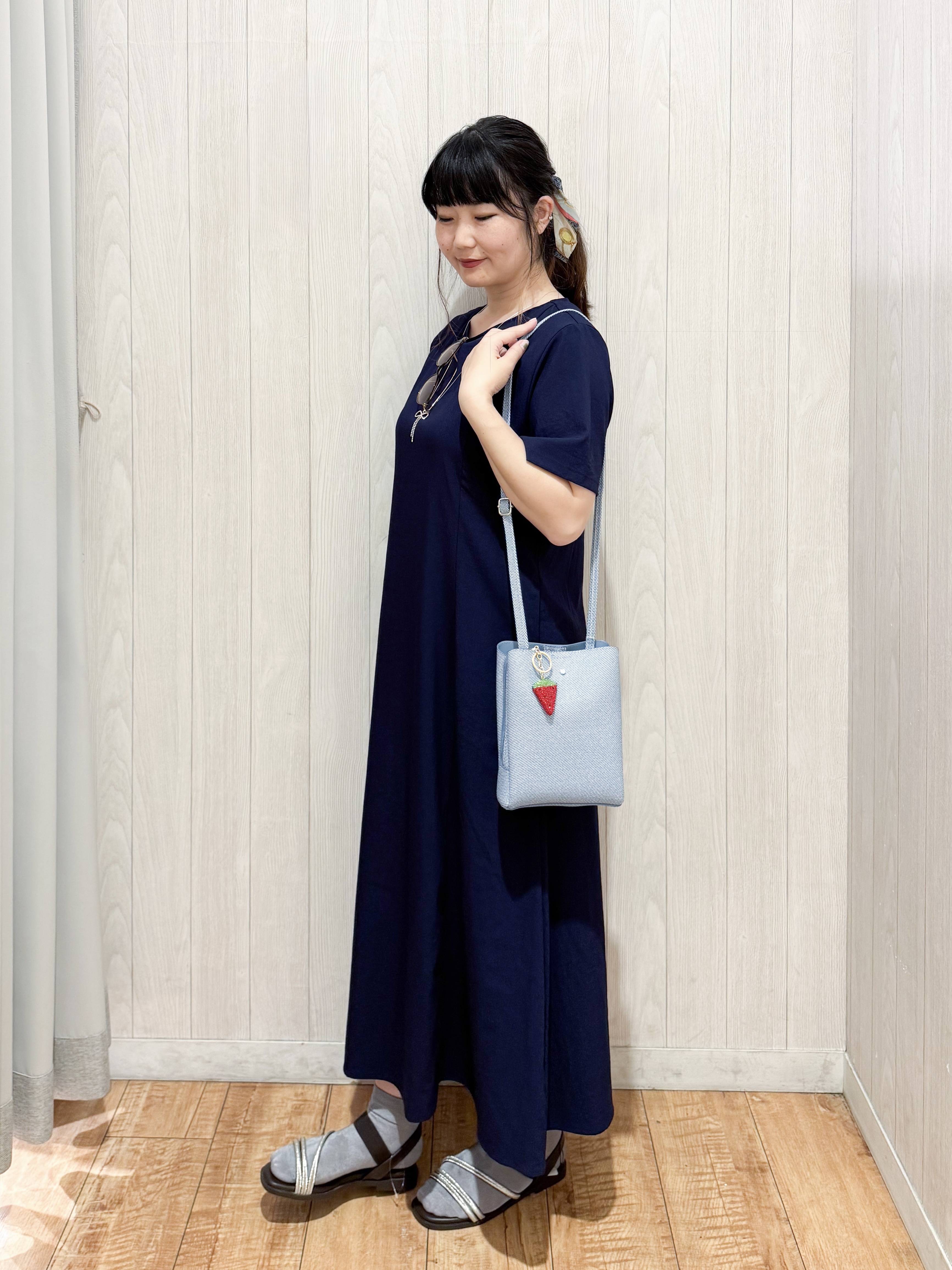 愛さんの「SHOO･LA･RUE｜【S-LL/洗濯機可/セットアップ可】軽凛(かろりん) 切替ワンピース」を使ったコーディネート