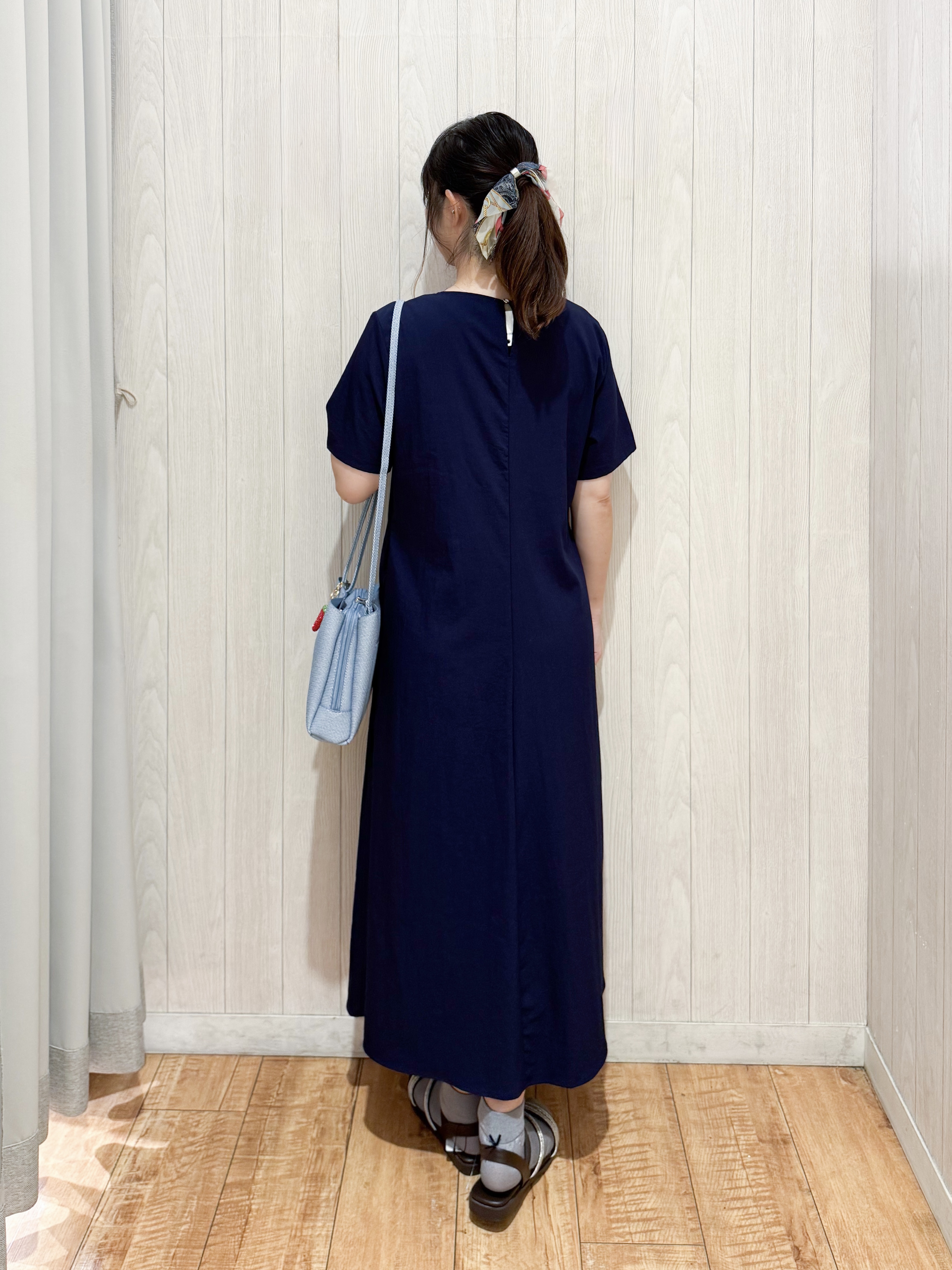愛さんの「SHOO･LA･RUE｜【S-LL/洗濯機可/セットアップ可】軽凛(かろりん) 切替ワンピース」を使ったコーディネート