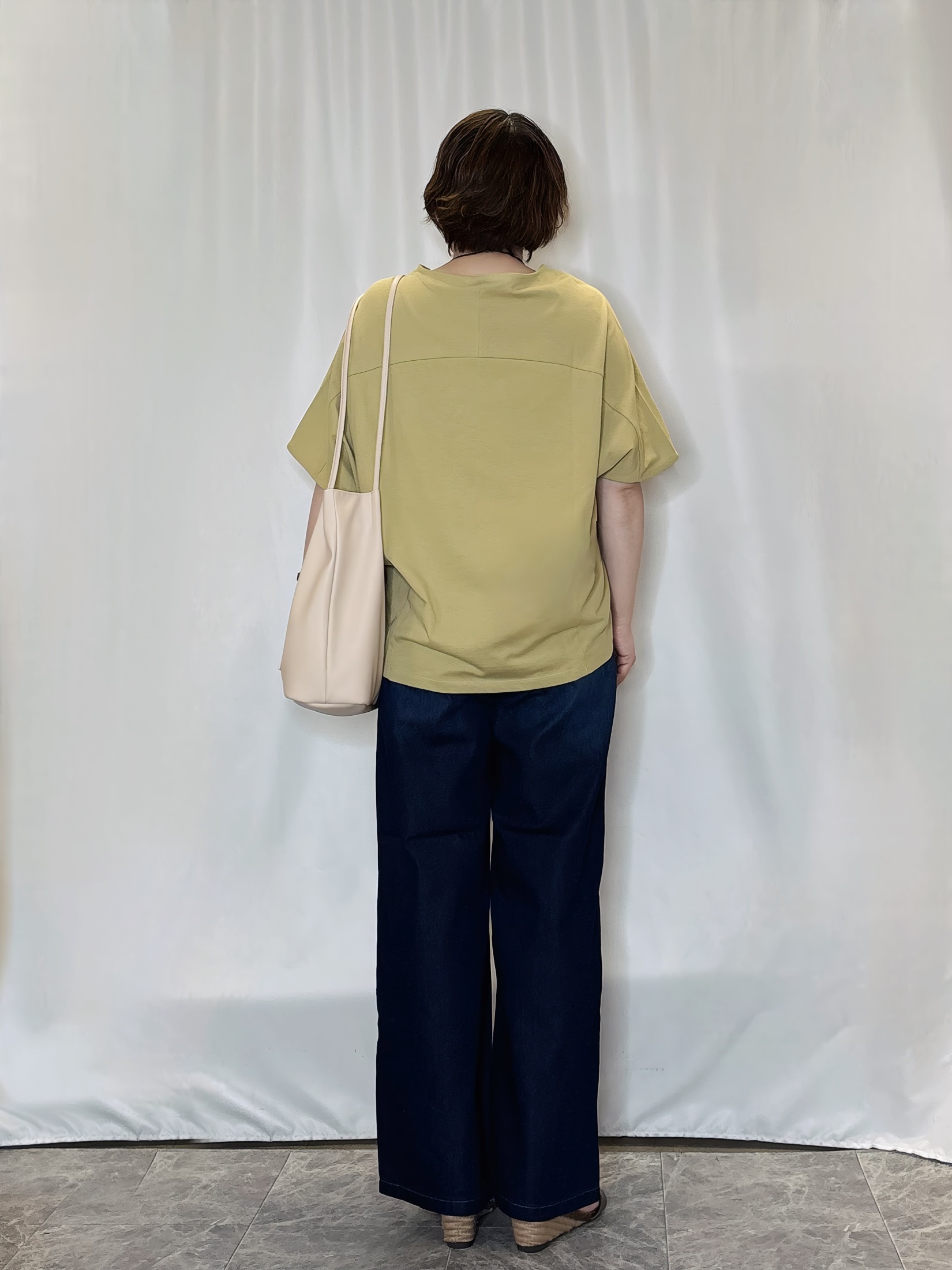 たみさんの「SHOO･LA･RUE｜【洗濯機可/体型カバー】インせず着られる 上品見えのドルマントップス」を使ったコーディネート