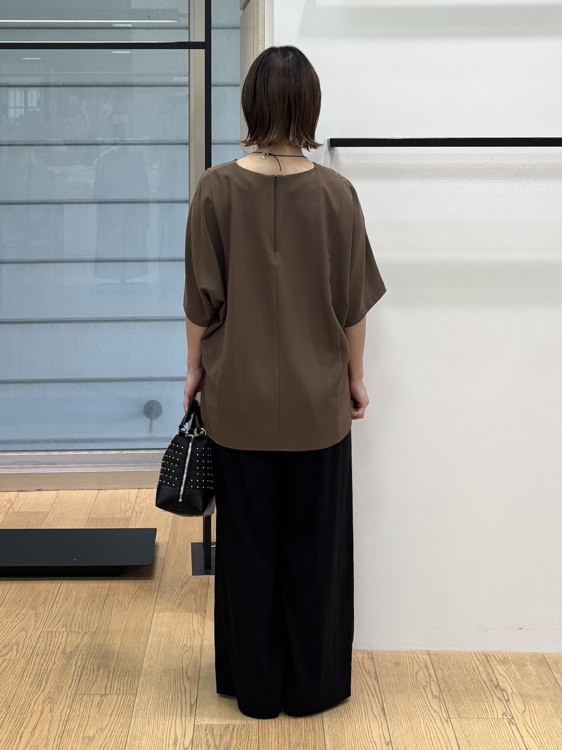 asamiさんの「INDIVI｜【体型＆二の腕カバー/着る日傘】ドルマントップス」を使ったコーディネート