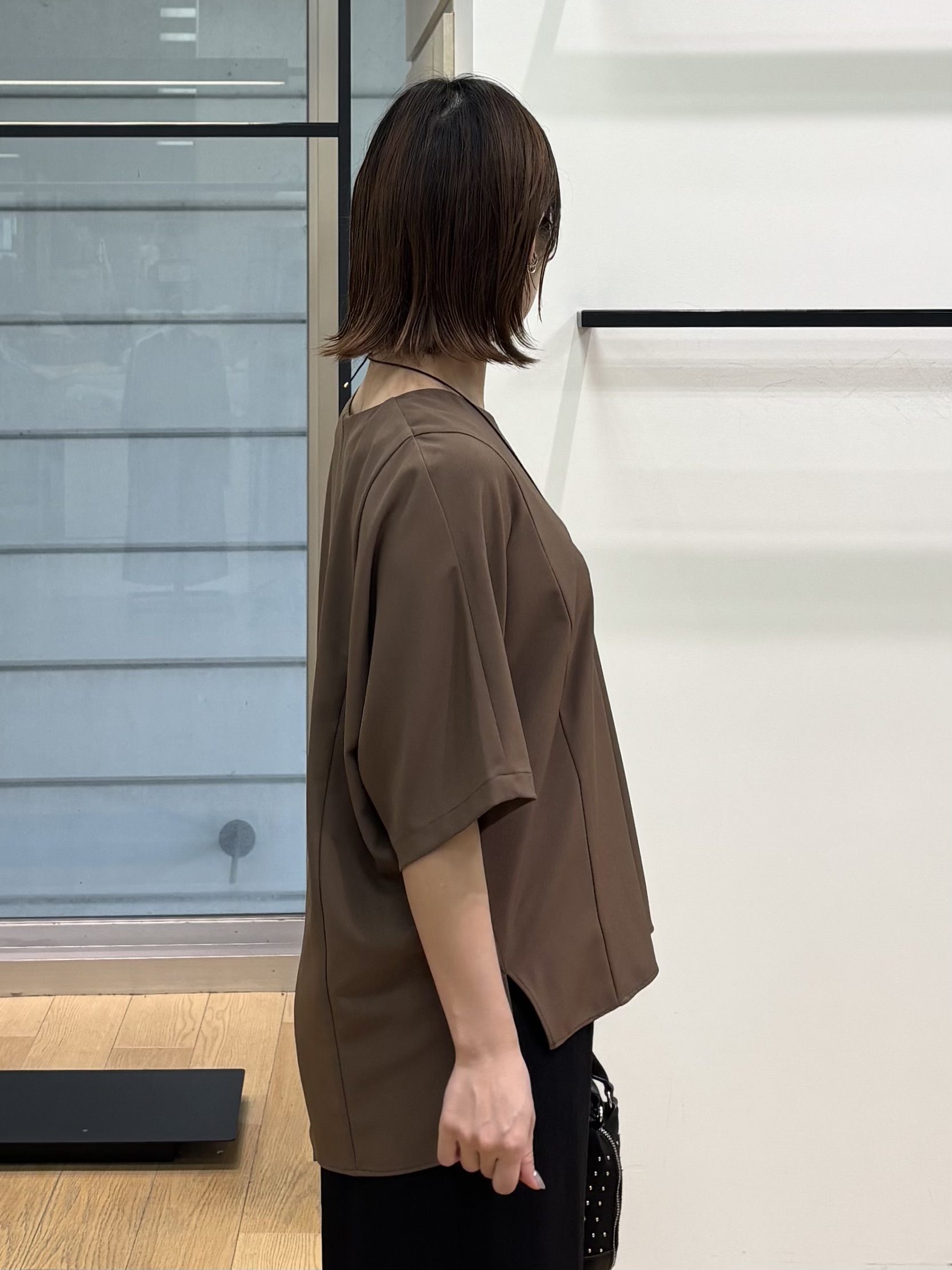 asamiさんの「INDIVI｜【体型＆二の腕カバー/着る日傘】ドルマントップス」を使ったコーディネート
