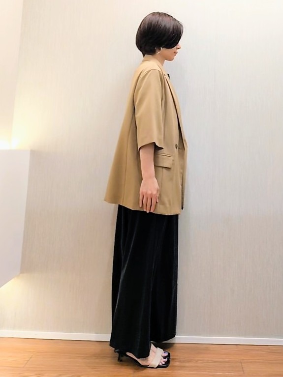 ミズタさんの「UNTITLED｜【秋の通勤羽織/セットアップ可/UVカット】エアリークール半袖ジャケット」を使ったコーディネート