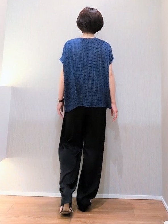ミズタさんの「UNTITLED｜【1枚で着映える】ドットジャガードブラウス」を使ったコーディネート