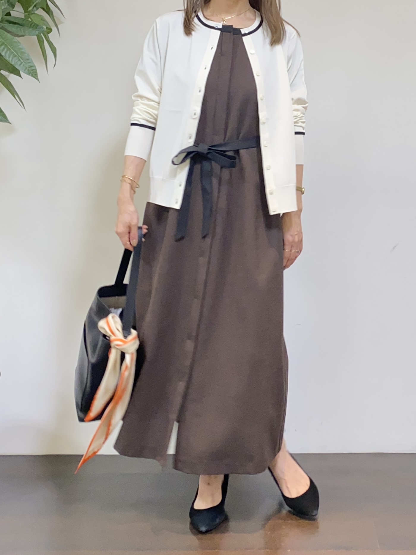 tomoさんの「UNTITLED｜【アンサンブル可能/秋羽織り】コンパクトニットカーディガン」を使ったコーディネート