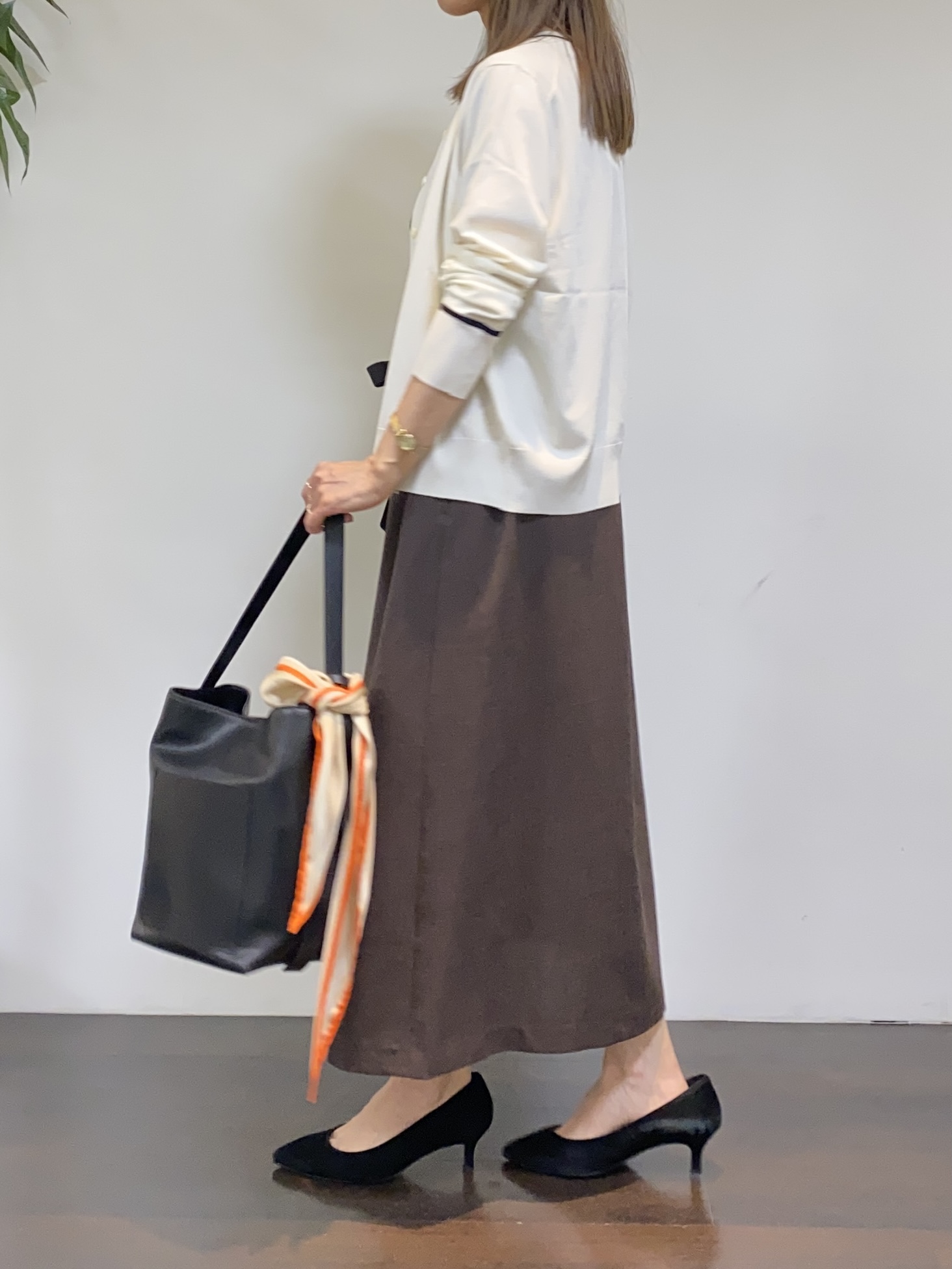 tomoさんの「UNTITLED｜【アンサンブル可能/秋羽織り】コンパクトニットカーディガン」を使ったコーディネート