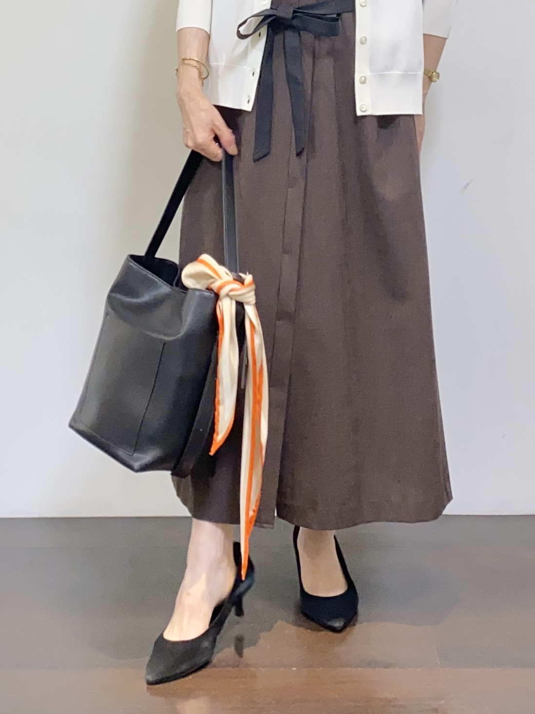 tomoさんの「UNTITLED｜【アンサンブル可能/秋羽織り】コンパクトニットカーディガン」を使ったコーディネート