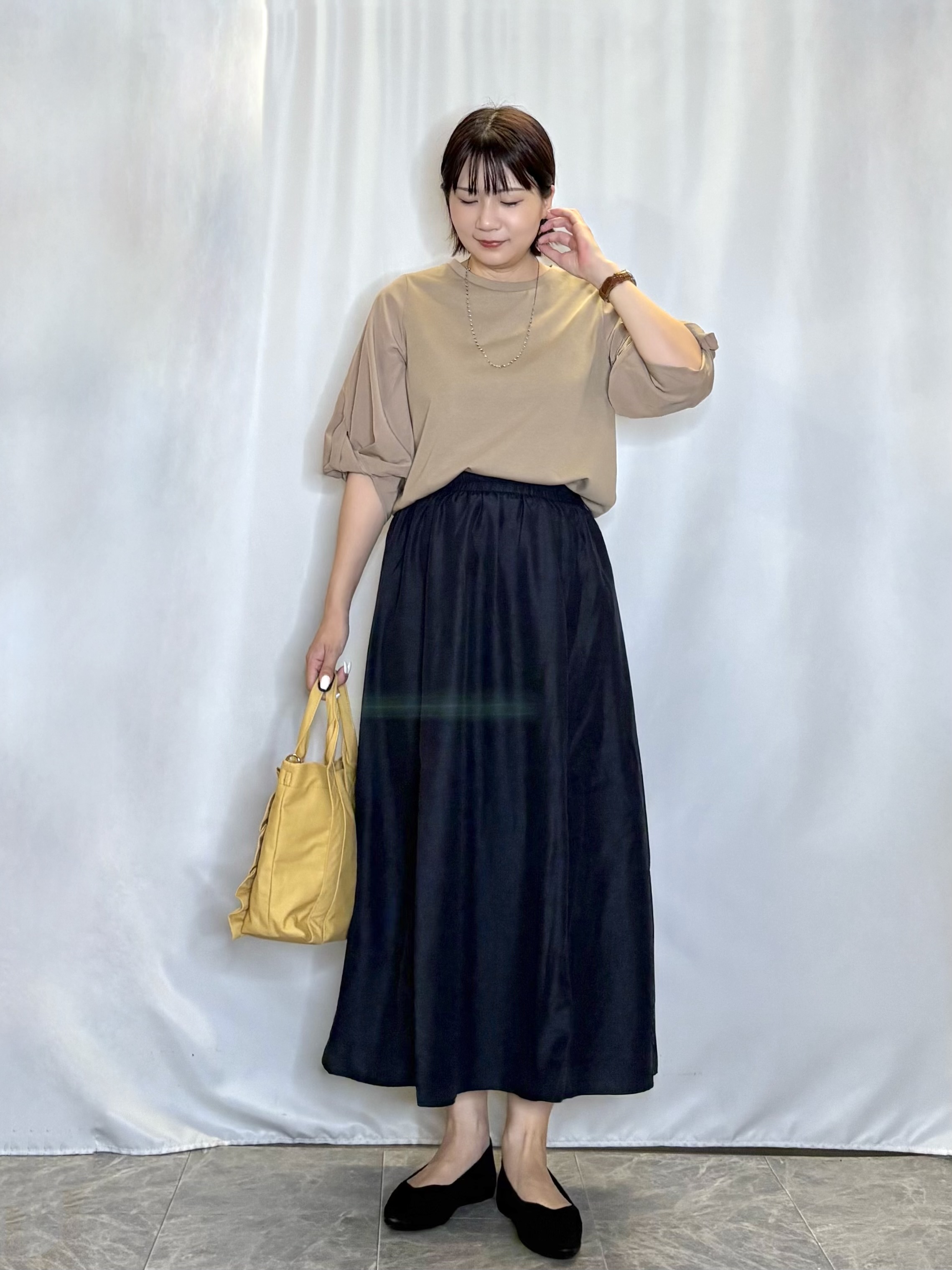 ネリさんの「SHOO･LA･RUE｜【S-LL/洗濯機可/二の腕カバー】楽に上品見え ツイストスリーブトップス」を使ったコーディネート