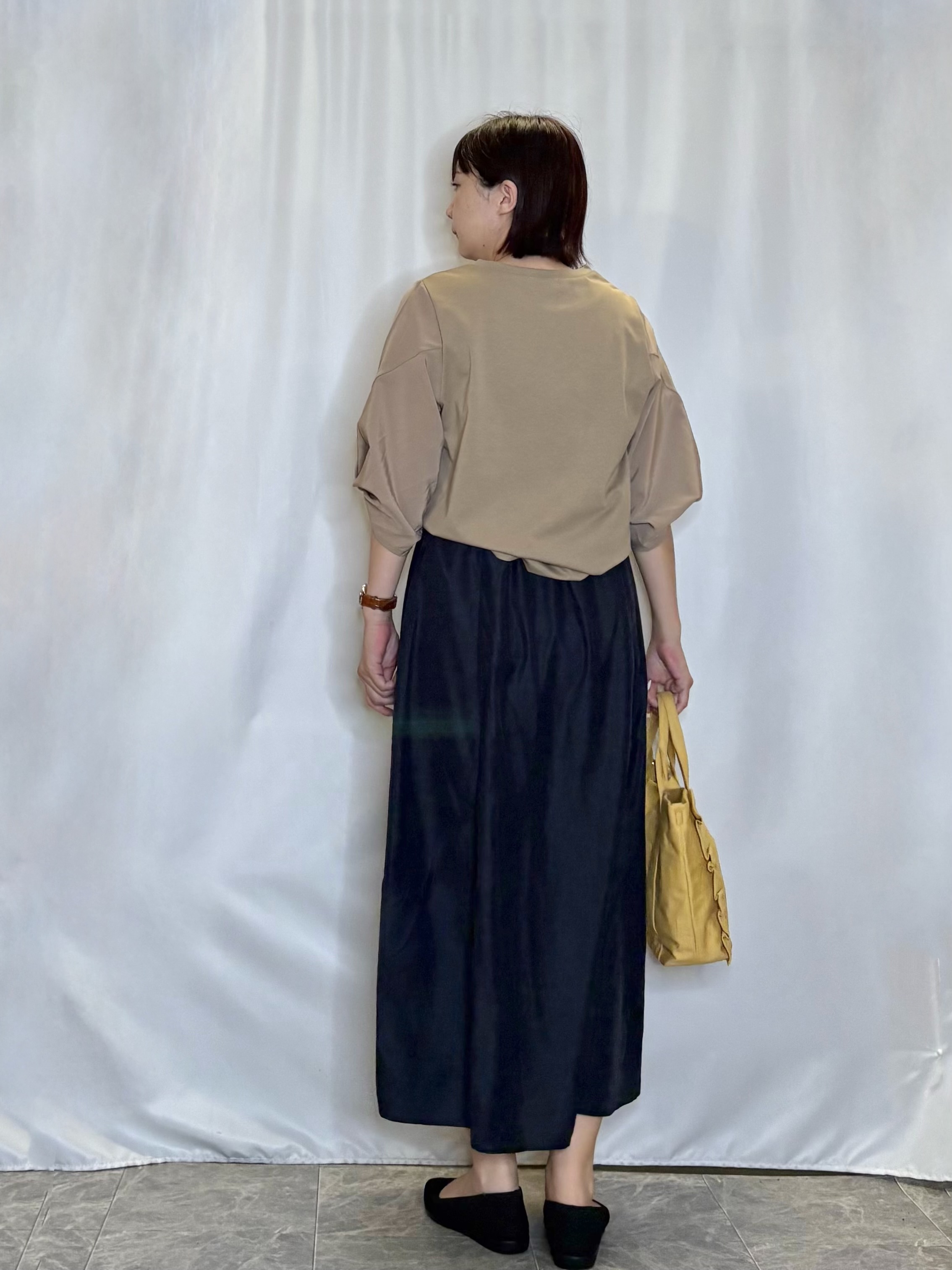 ネリさんの「SHOO･LA･RUE｜【S-LL/洗濯機可/二の腕カバー】楽に上品見え ツイストスリーブトップス」を使ったコーディネート