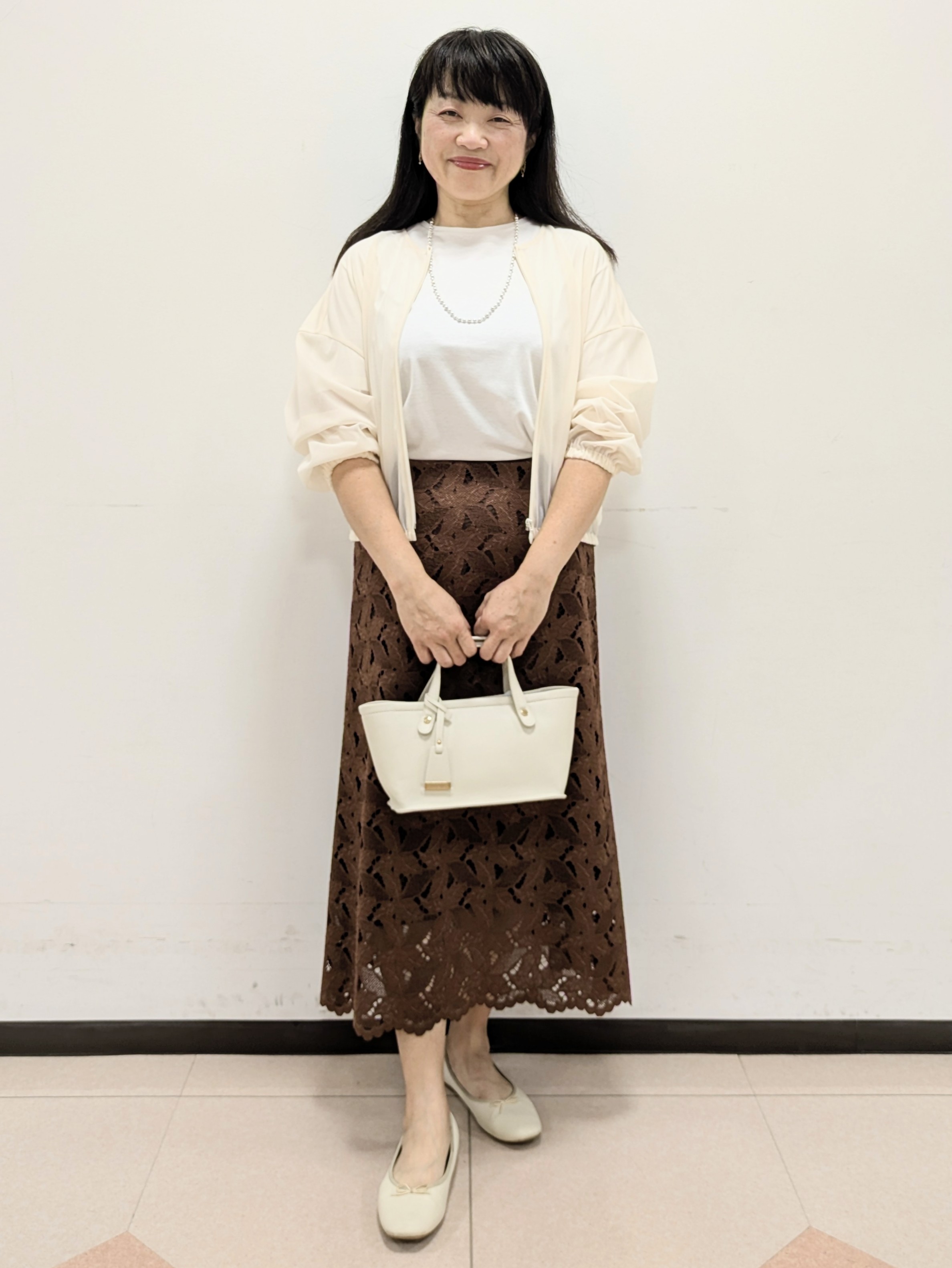 ともさんの「UNTITLED｜【秋羽織り/ジップ】トリコットシアーブラウス」を使ったコーディネート