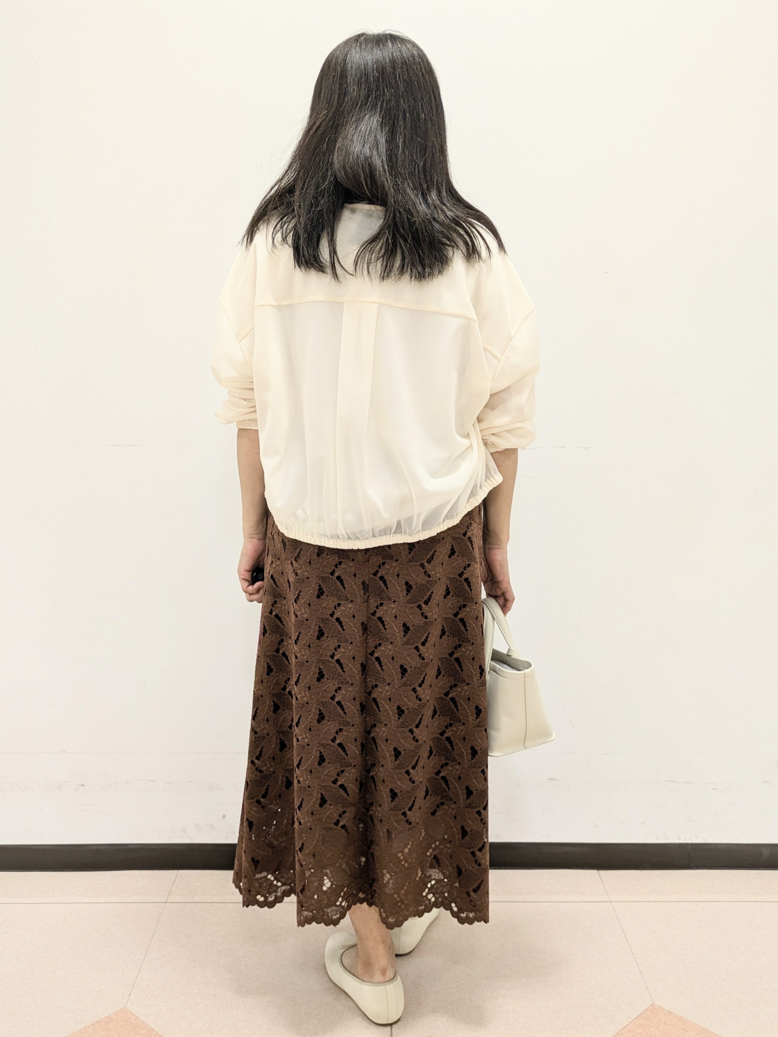 ともさんの「UNTITLED｜【秋羽織り/ジップ】トリコットシアーブラウス」を使ったコーディネート