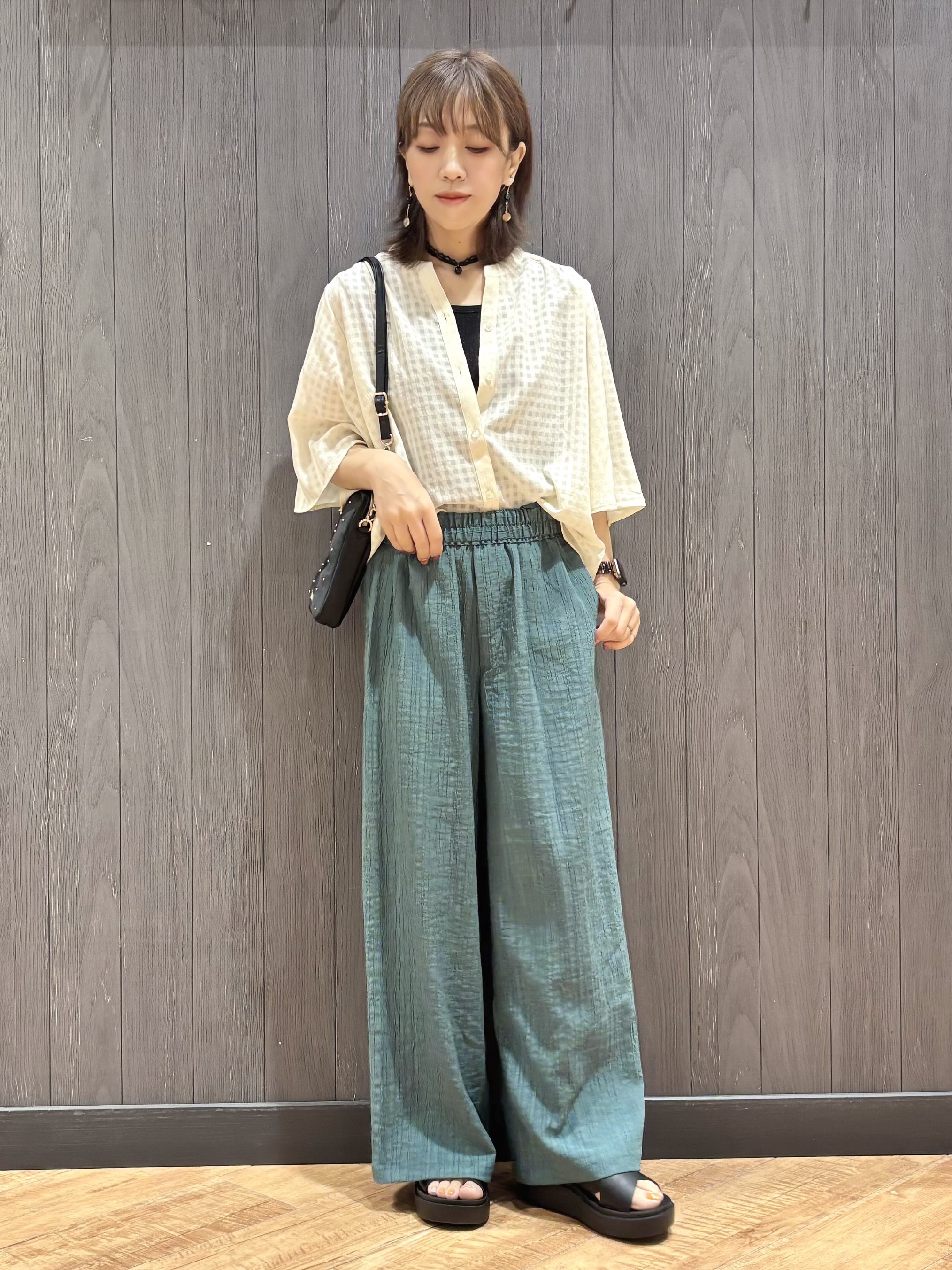 meiさんの「SHOO･LA･RUE｜【洗濯機可/S-LL】二の腕隠せる 5分袖ギンガムシアーブラウス」を使ったコーディネート