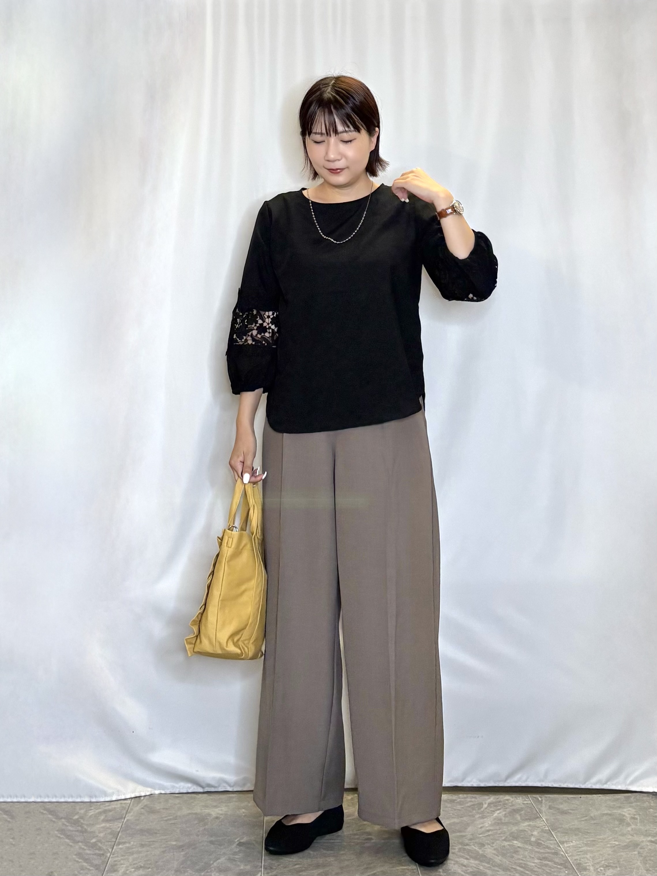 ネリさんの「SHOO･LA･RUE｜【洗濯機可/S-LL/洗濯後しわになりにくい】刺繍レースで高見え インせず決まる主役ブラウス」を使ったコーディネート