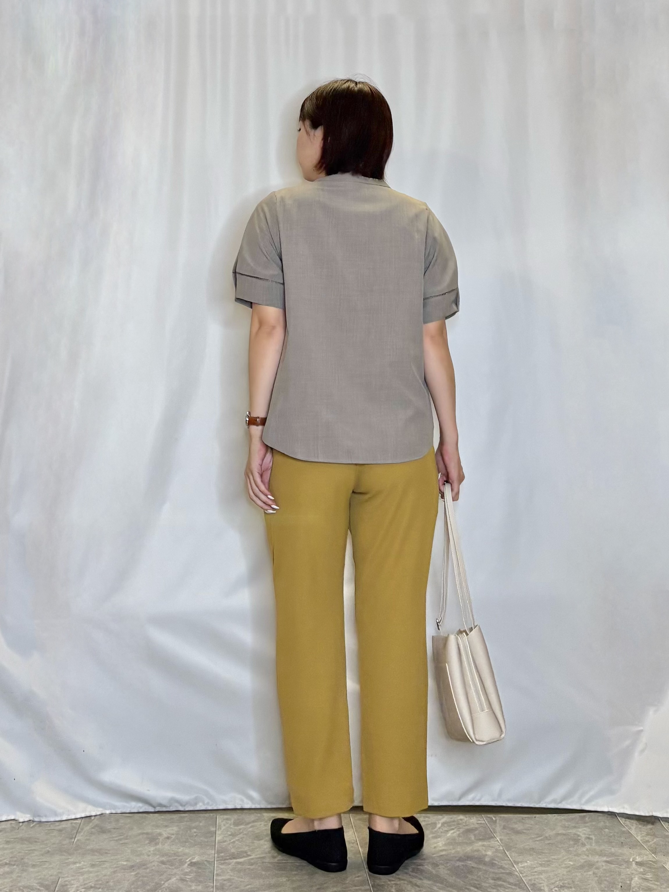 ネリさんの「SHOO･LA･RUE｜【洗濯後しわになりにくい/インせずきまる】シンプルだけど女性らしい 麻調スキッパーブラウス」を使ったコーディネート