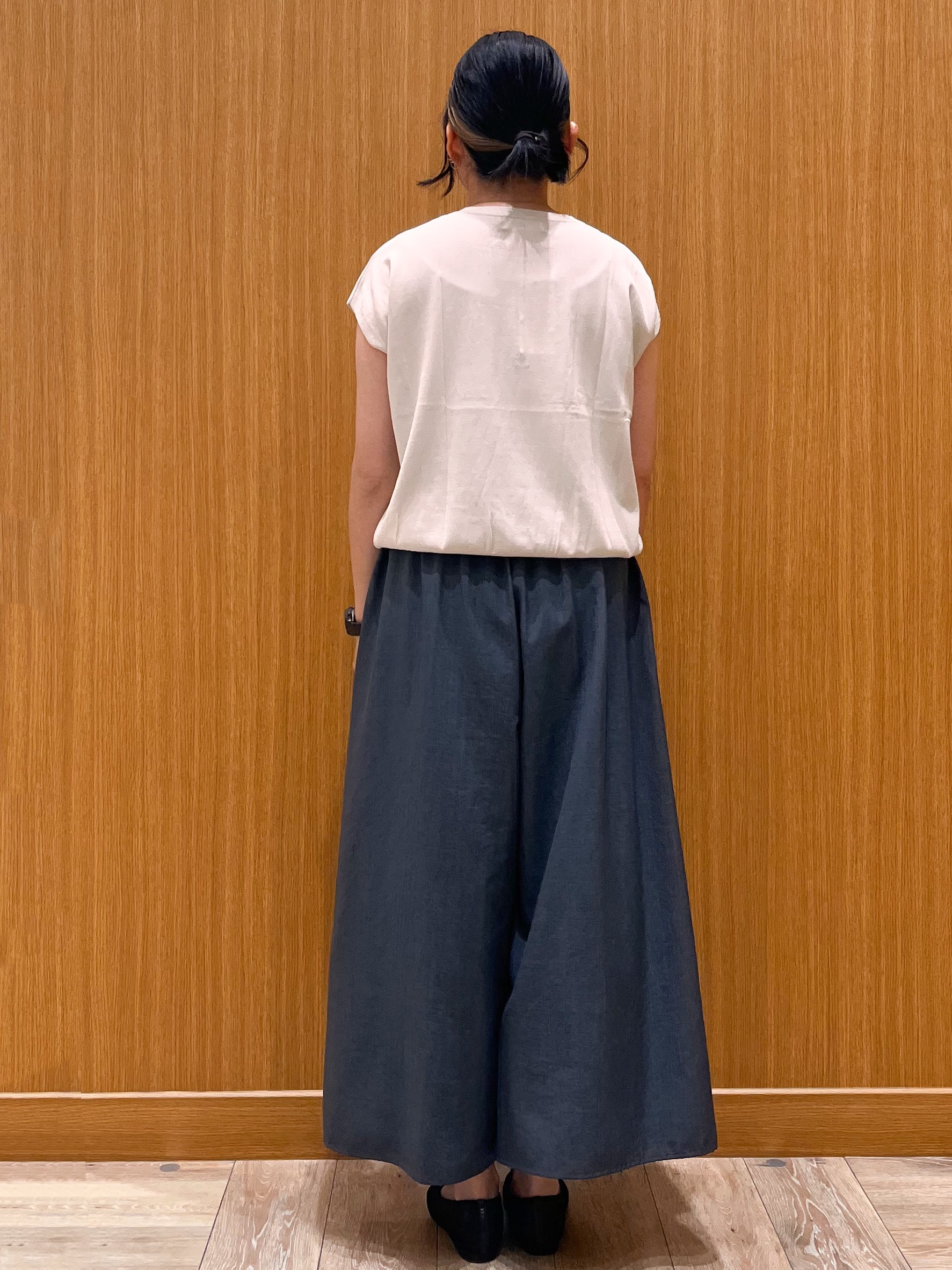 aさんの「OPAQUE.CLIP｜【UV】フリルフレンチスリーブニット《接触冷感／洗濯機OK》」を使ったコーディネート