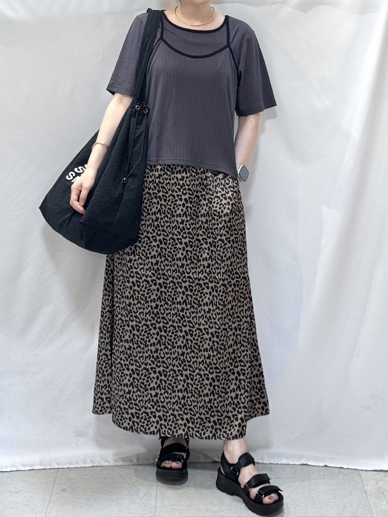 𝐇𝐢𝐫𝐨𝐦𝐢さんの「SHOO･LA･RUE｜【2点セット】ランダムテレコで細見え  配色使いTシャツ+キャミソール」を使ったコーディネート