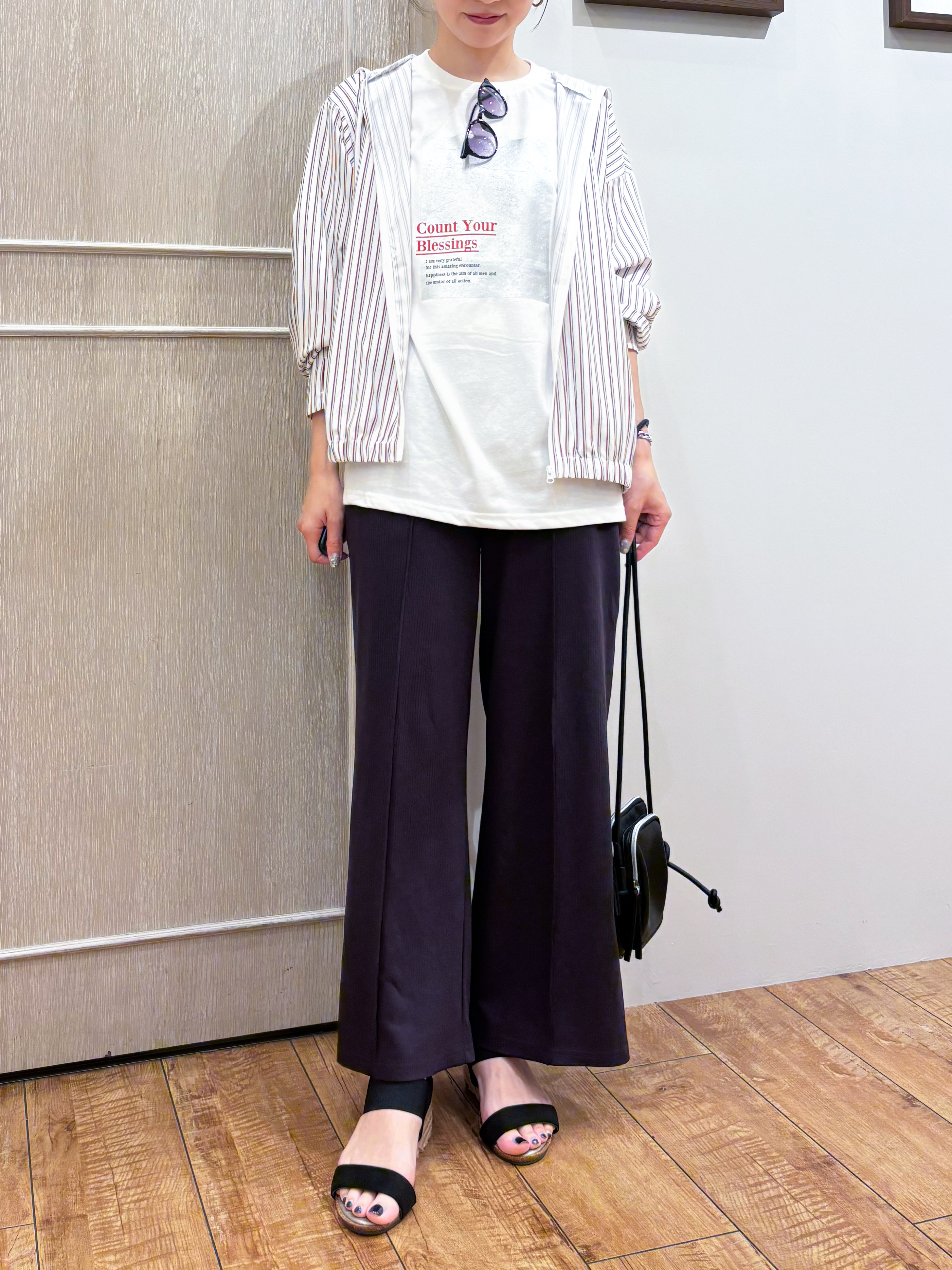 なみさんの「SHOO･LA･RUE｜【洗濯後しわになりにくい/S-LL】お顔も手の甲もしっかりカバー　日よけ・指穴付きUVパーカ」を使ったコーディネート