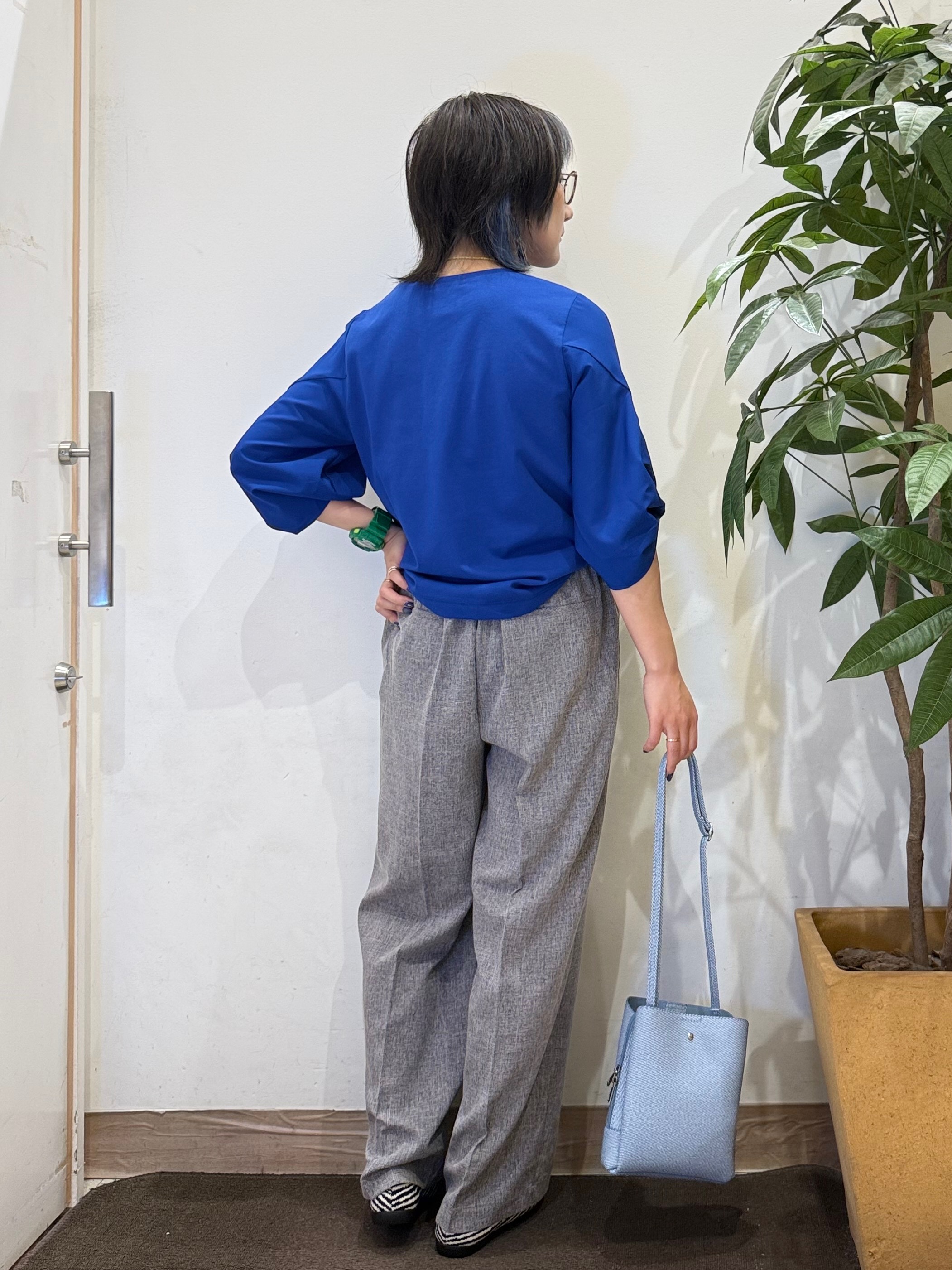 misakiさんの「SHOO･LA･RUE｜【S-LL/洗濯機可/二の腕カバー】楽に上品見え ツイストスリーブトップス」を使ったコーディネート