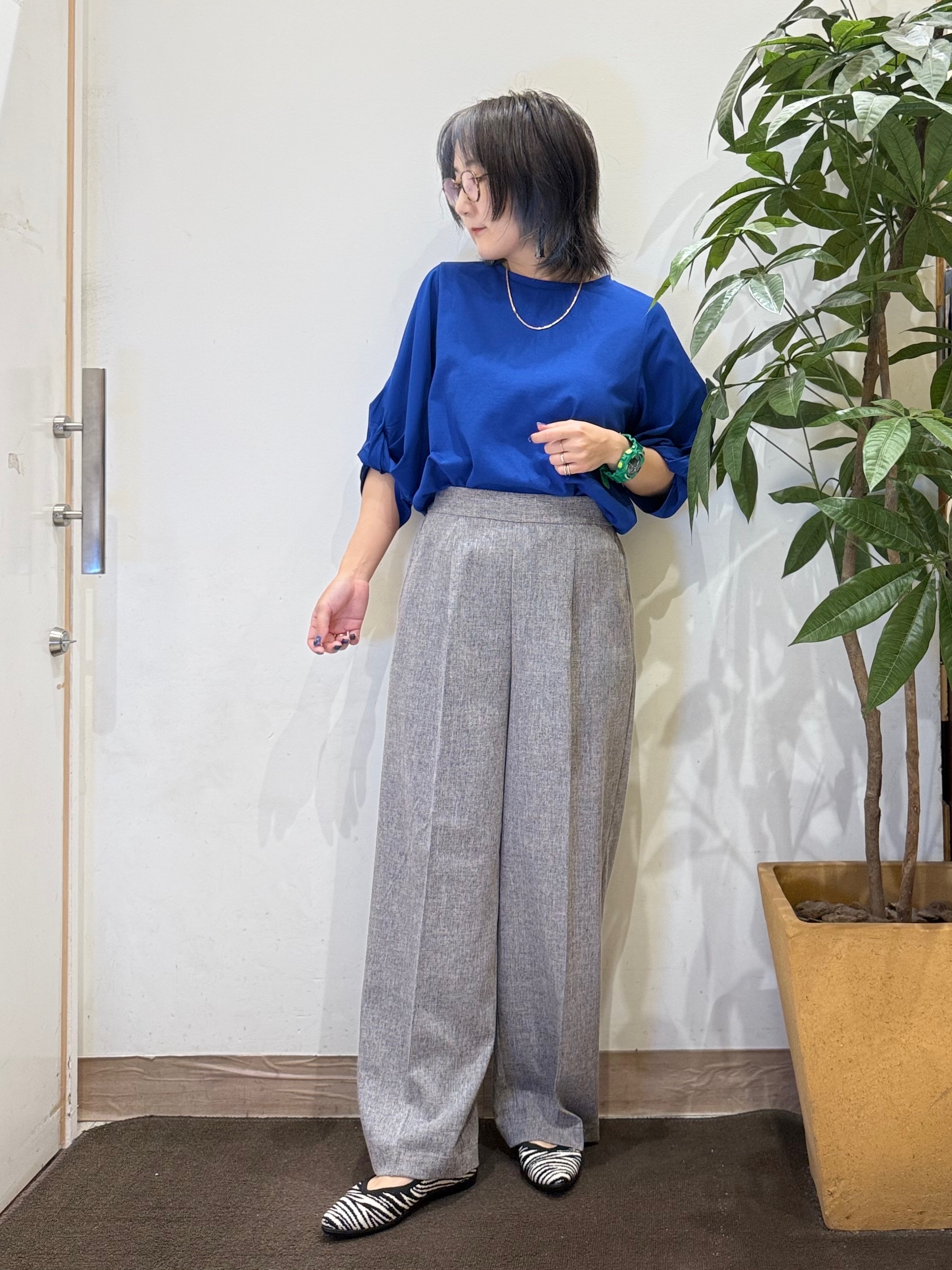 misakiさんの「SHOO･LA･RUE｜【S-LL/洗濯機可/二の腕カバー】楽に上品見え ツイストスリーブトップス」を使ったコーディネート