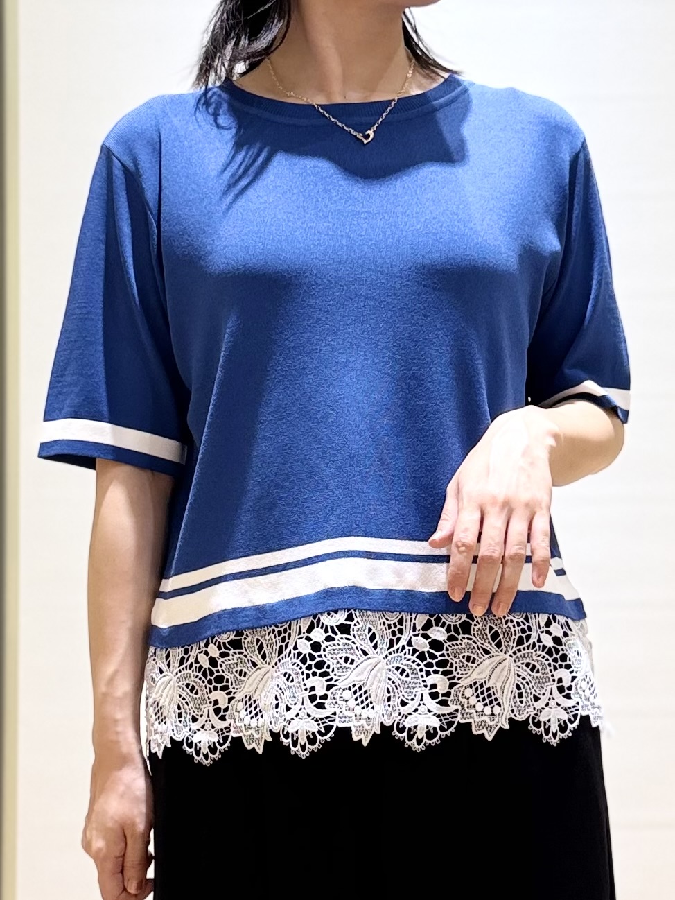 あんりさんの「grove｜【シリーズ累計36万枚／UVカット・洗濯機OK】やわらかドライタッチレースドッキングニット」を使ったコーディネート