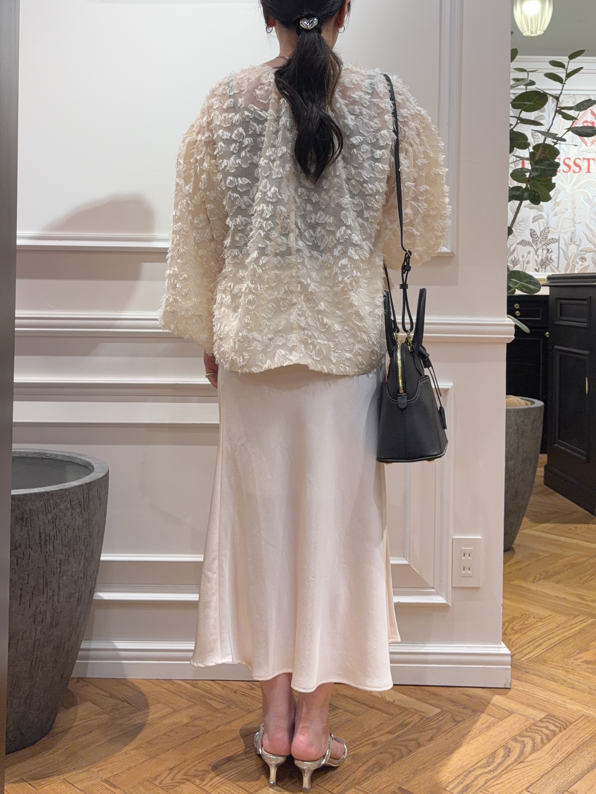 SAKAIさんの「DRESSTERIOR｜◆mica della valle（ミカデラヴァッレ）Katia ハンドバッグ」を使ったコーディネート