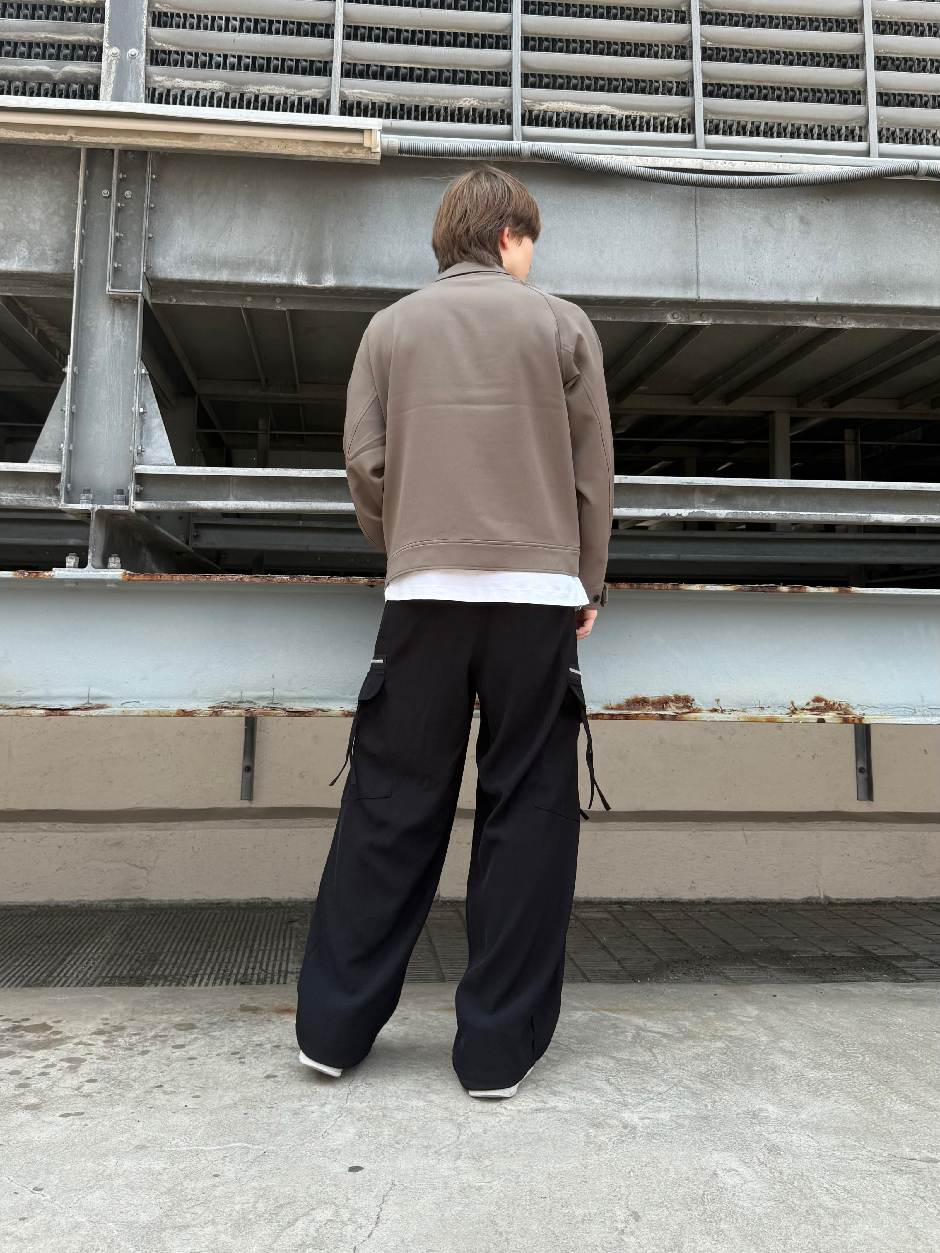 カネダさんの「tk.TAKEO KIKUCHI｜【防シワ／ストレッチ/セット対応可】smart shift series ジップブルゾン」を使ったコーディネート