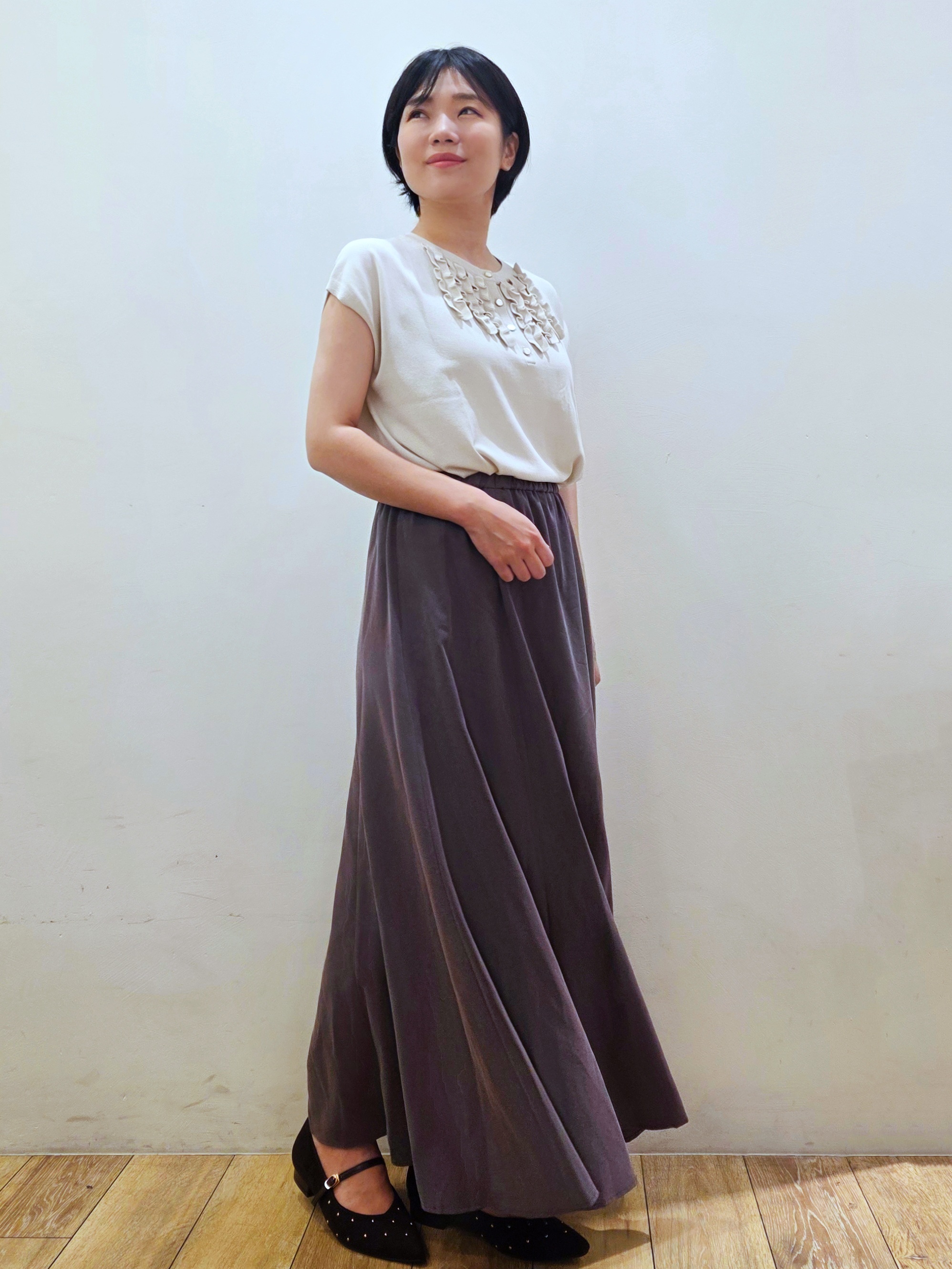yuyuさんの「OPAQUE.CLIP｜【UV】フリルフレンチスリーブニット《接触冷感／洗濯機OK》」を使ったコーディネート