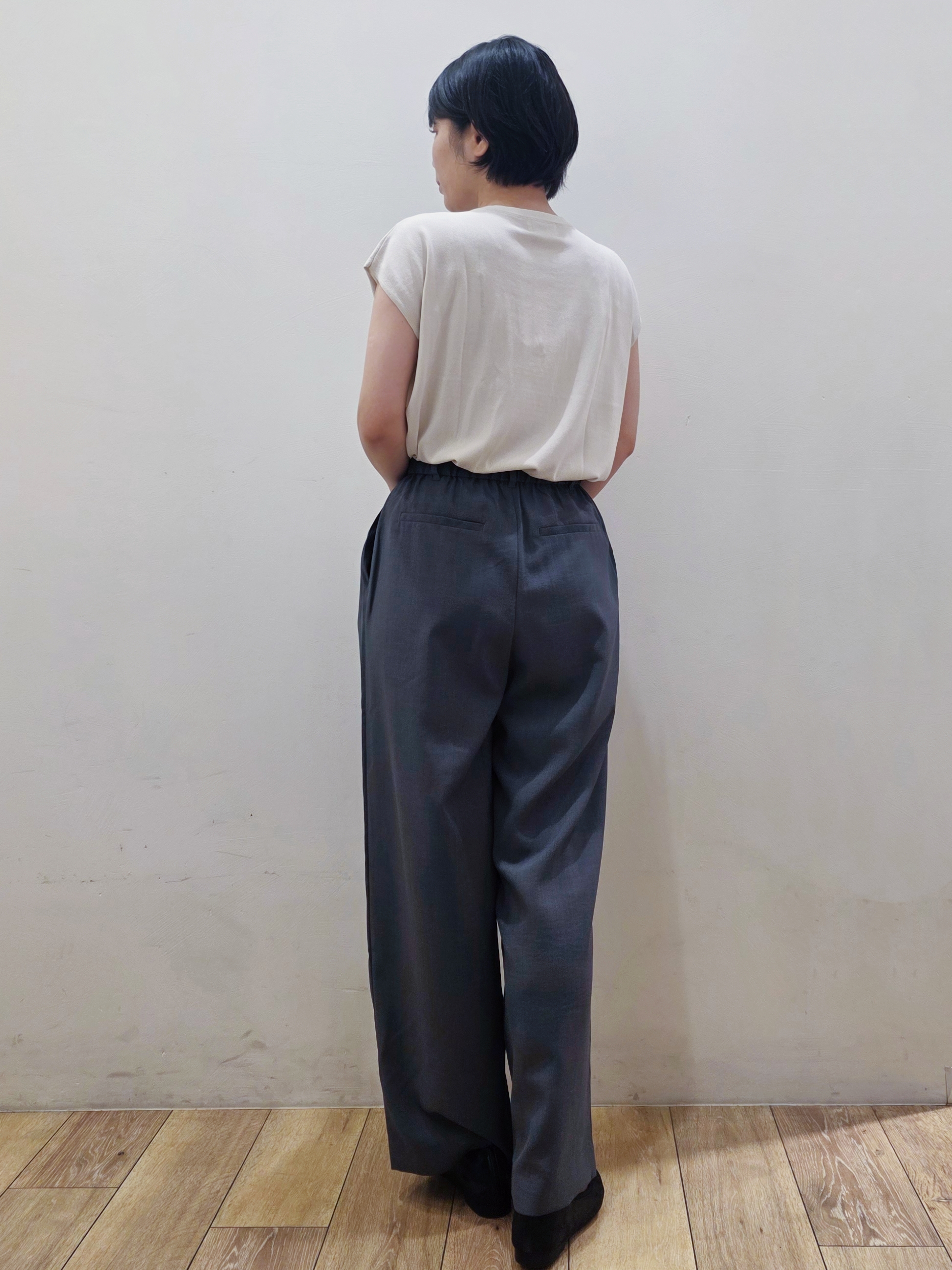 yuyuさんの「OPAQUE.CLIP｜【UV】フリルフレンチスリーブニット《接触冷感／洗濯機OK》」を使ったコーディネート