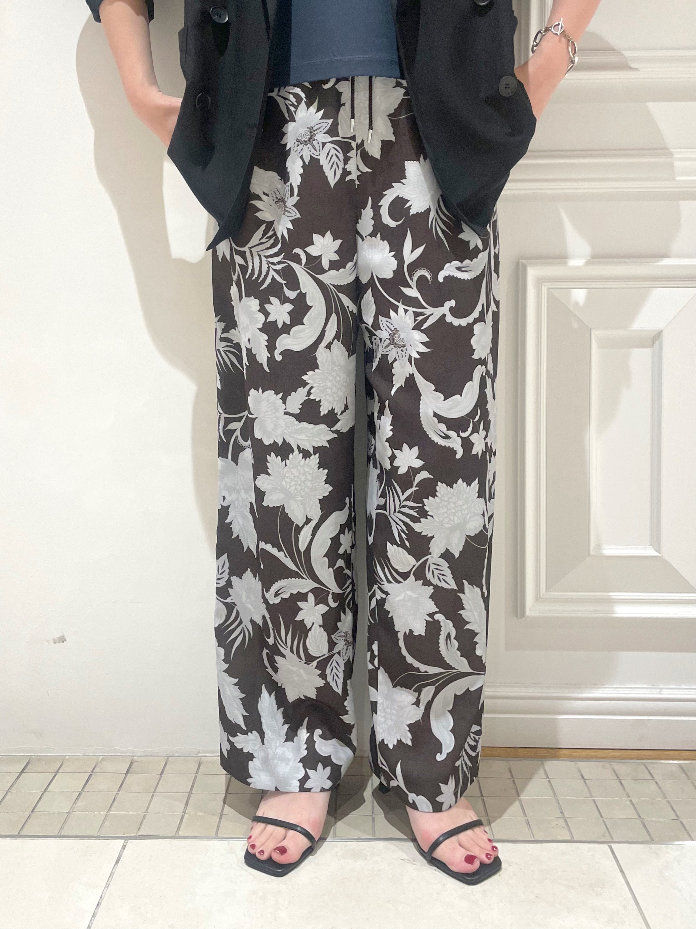 makiさんの「DRESSTERIOR｜【接触冷感/防シワ機能/ウォッシャブル】クールタッチ リネンブレンドシアージャケット」を使ったコーディネート