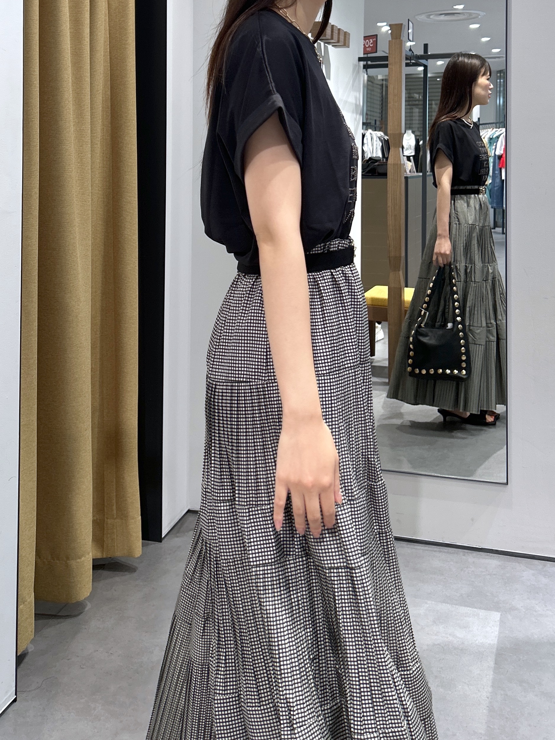 Renoさんの「INDIVI｜刺繍フレーズTシャツ【再入荷】」を使ったコーディネート