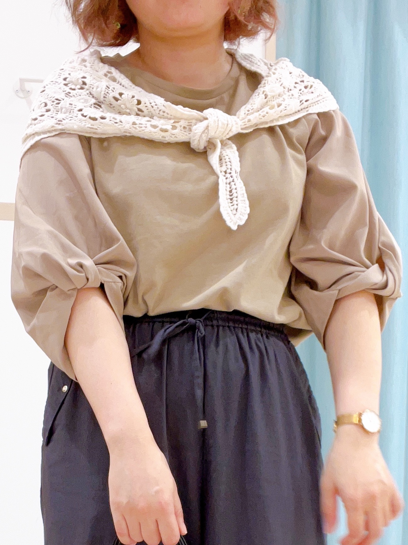 kitaさんの「SHOO･LA･RUE｜【S-LL/洗濯機可/二の腕カバー】楽に上品見え ツイストスリーブトップス」を使ったコーディネート