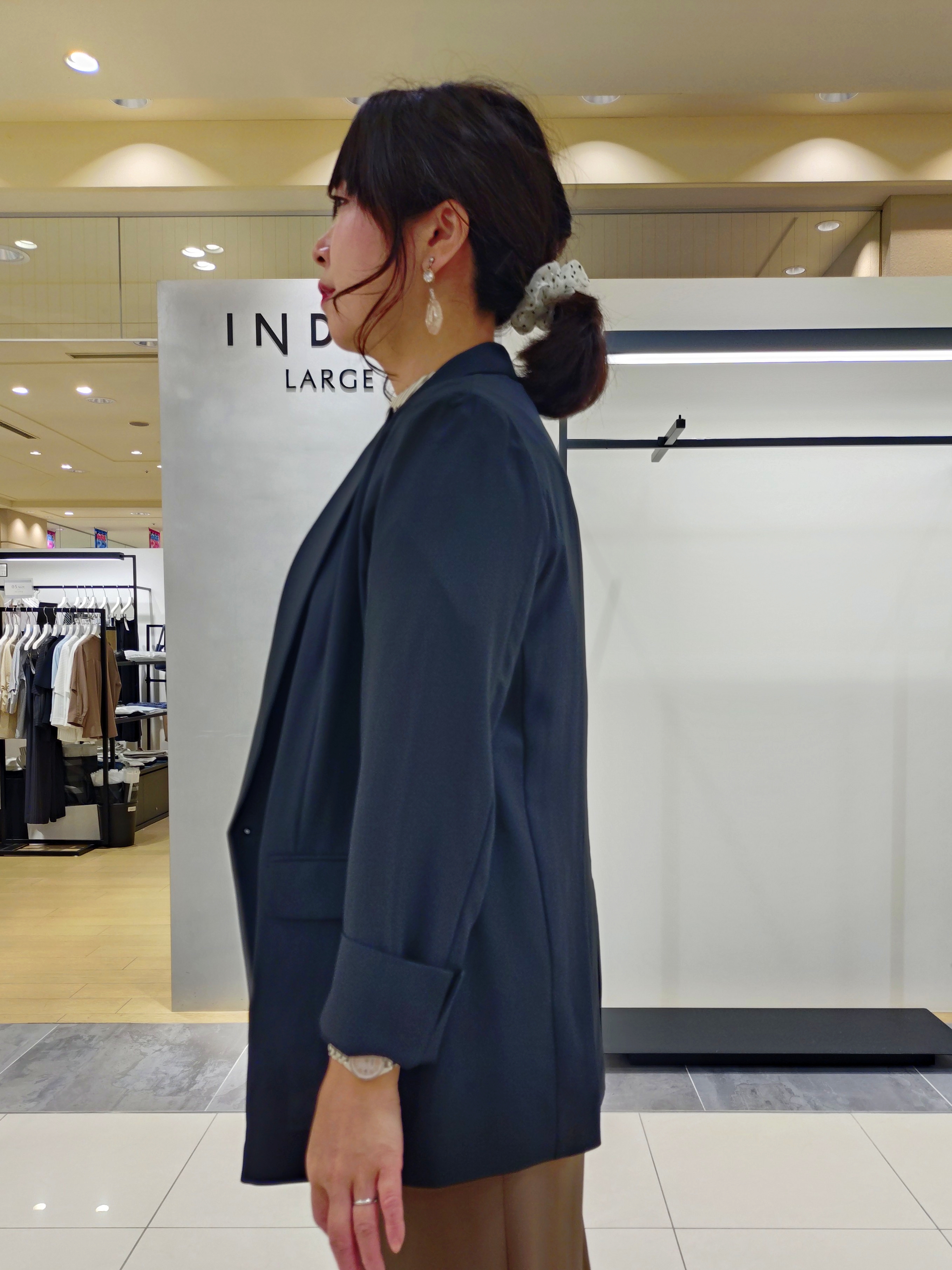 TOMOMIさんの「INDIVI｜【着る日傘】Iラインドロストスカート」を使ったコーディネート