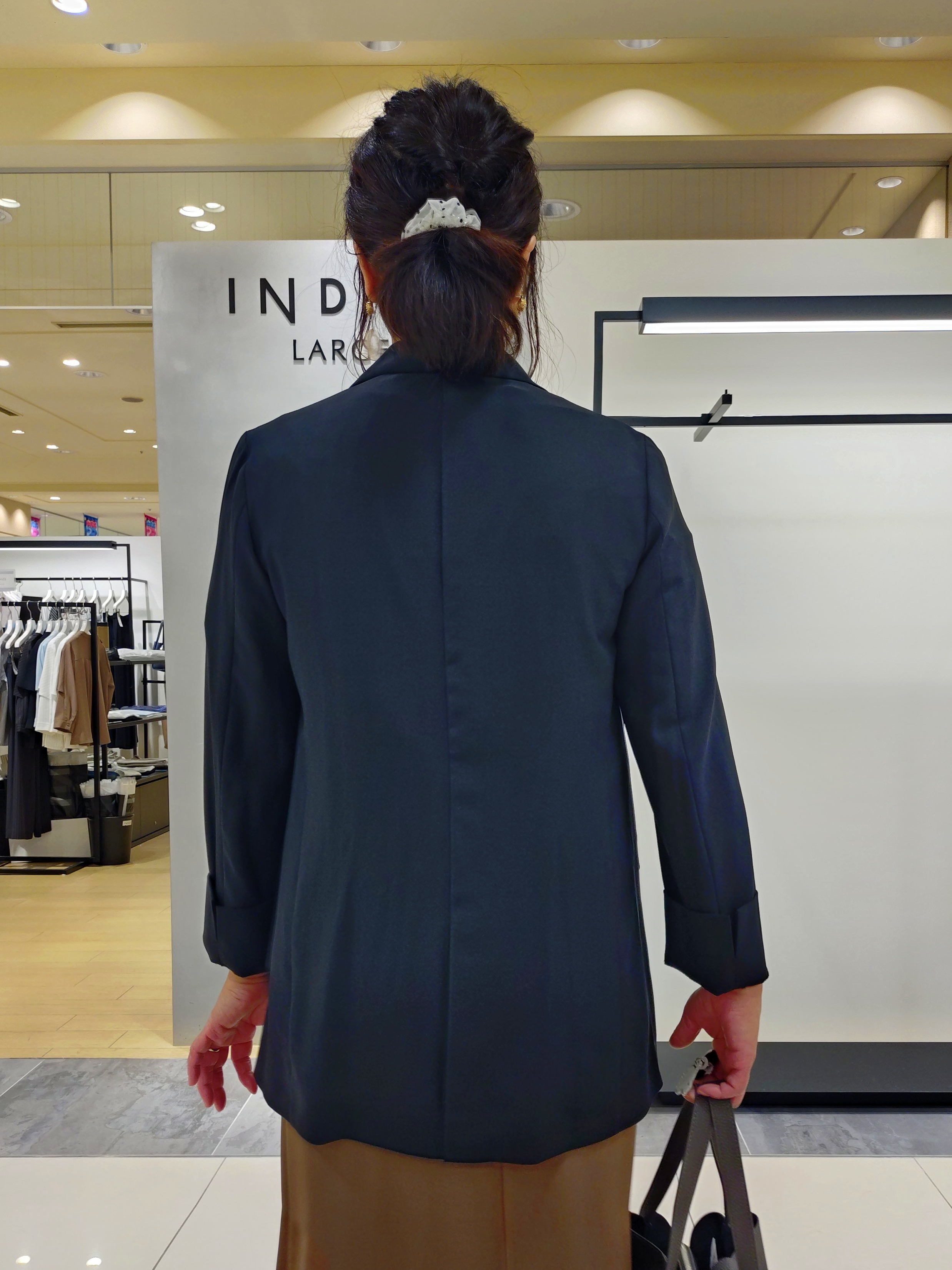 TOMOMIさんの「INDIVI｜【着る日傘】Iラインドロストスカート」を使ったコーディネート