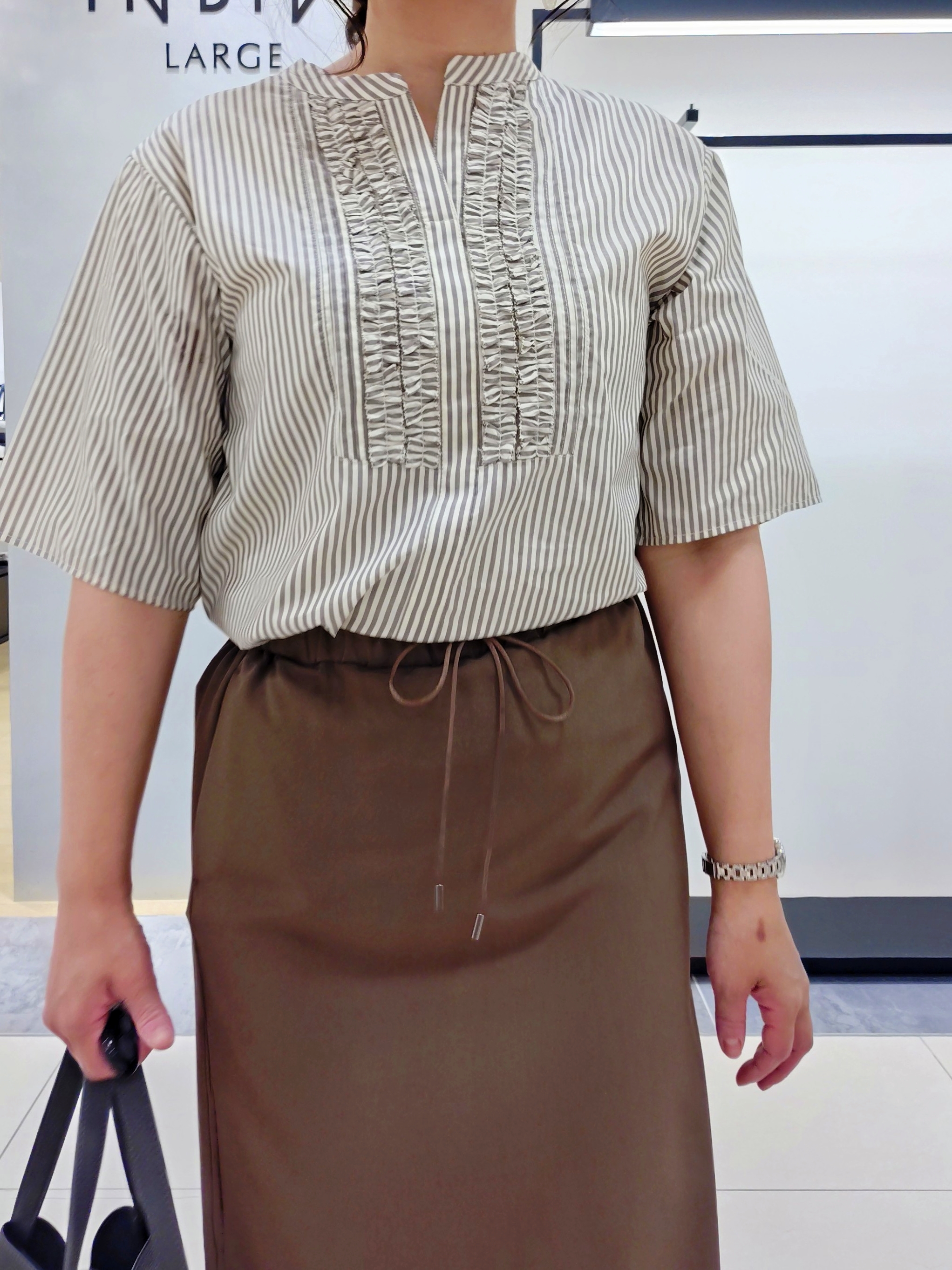 TOMOMIさんの「INDIVI｜【着る日傘】Iラインドロストスカート」を使ったコーディネート