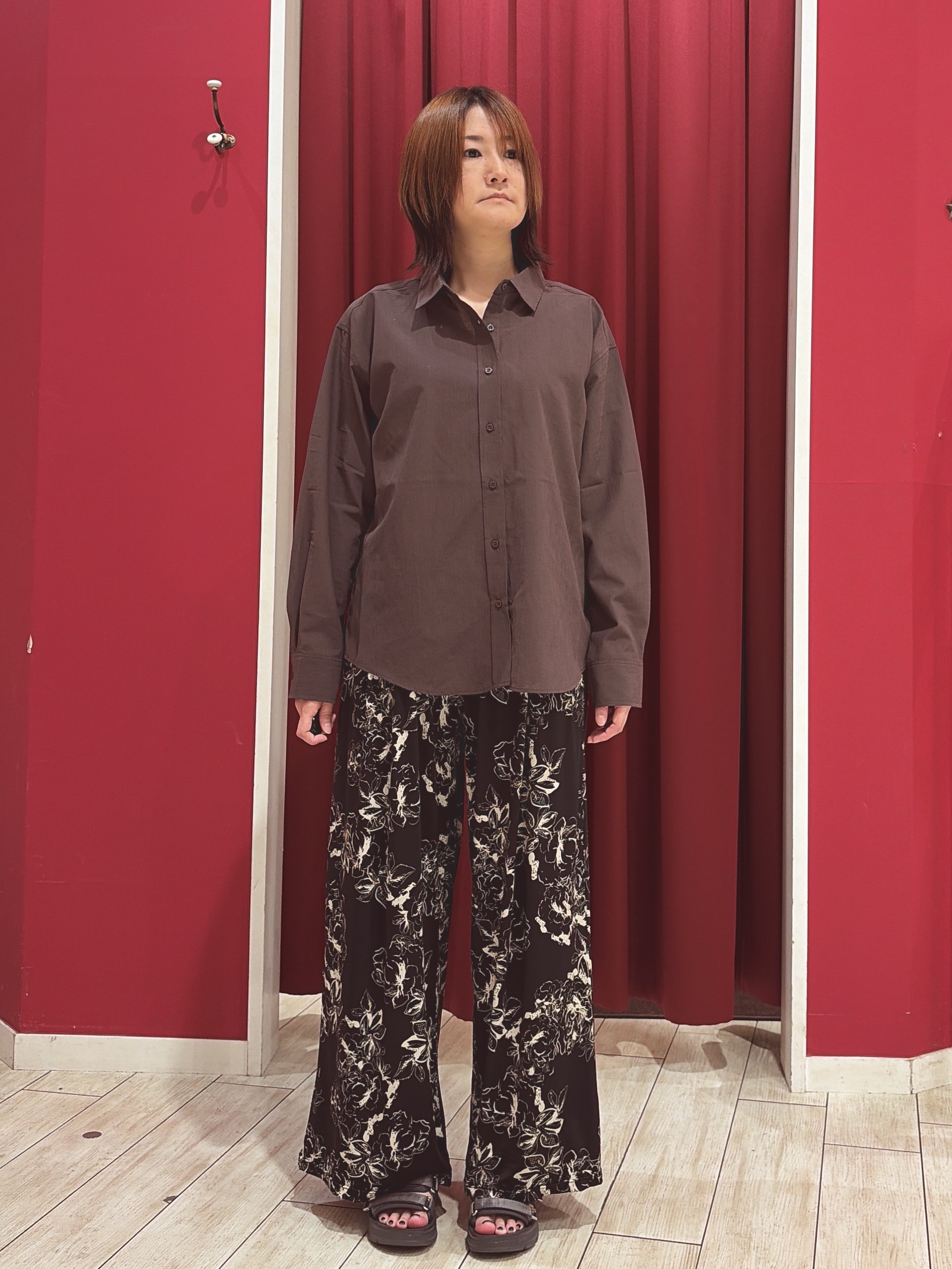 おもちさんの「SHOO･LA･RUE｜【通気性〇/S-LL/洗濯機可】羽織にも使いやすい きちんとベーシックシャツ」を使ったコーディネート