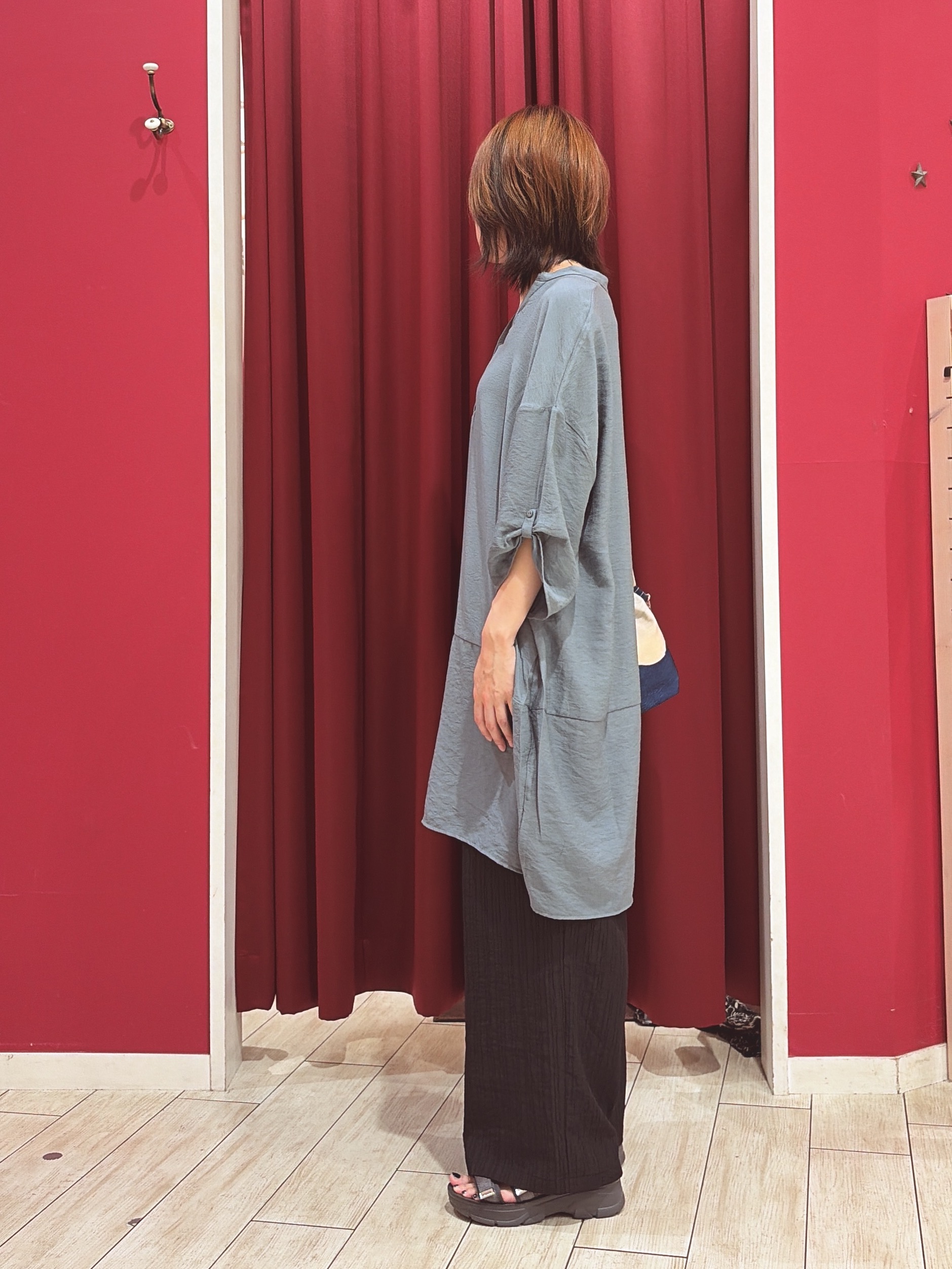 おもちさんの「SHOO･LA･RUE｜【S-LL/洗濯後しわになりにくい】ゆるっと体型カバー 7分袖コクーンチュニック」を使ったコーディネート