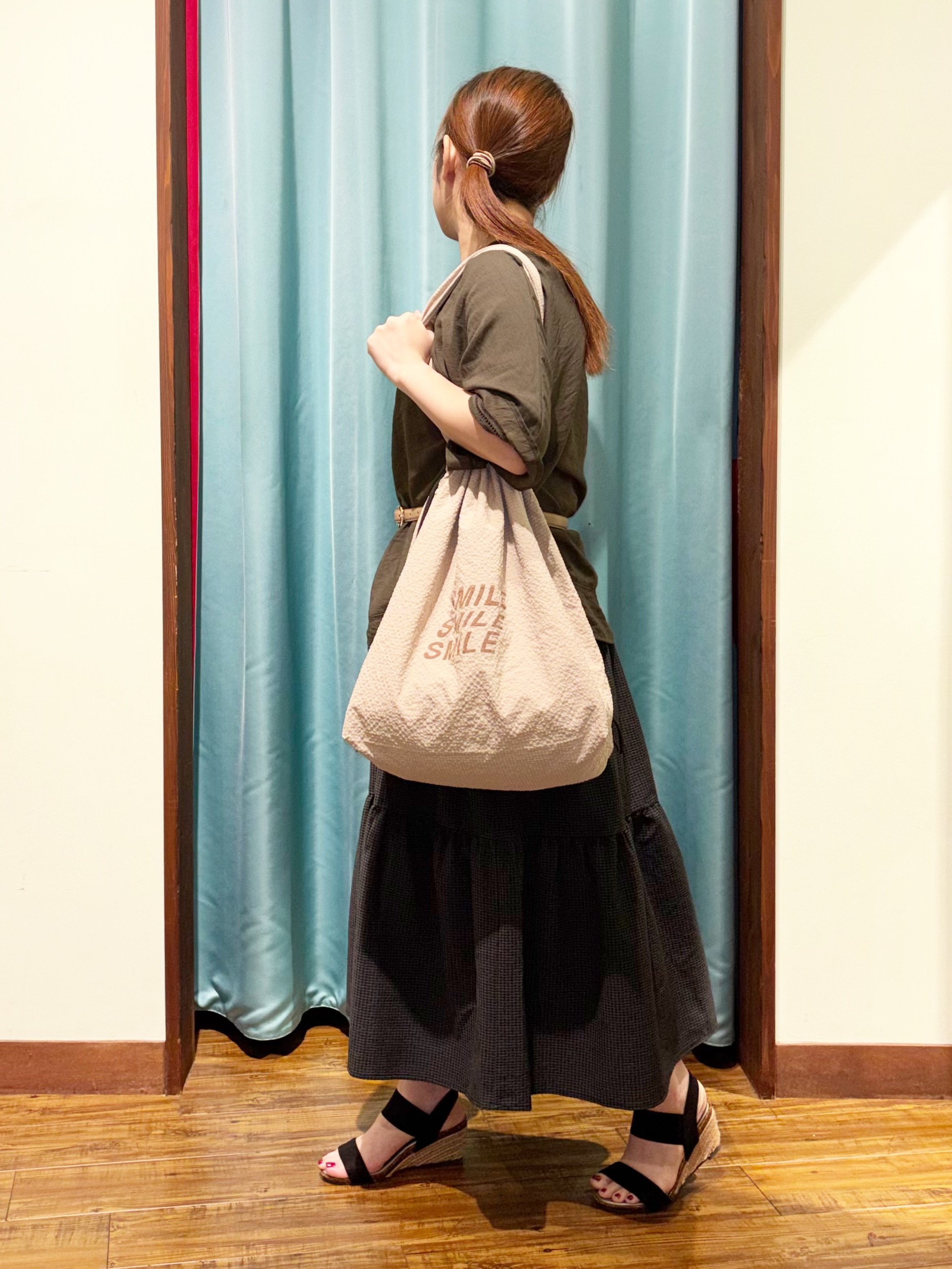 tukiさんの「SHOO･LA･RUE｜【S-LL/洗濯機可/体型カバー】はしごレースがポイント スラブポンチョ風ブラウス」を使ったコーディネート