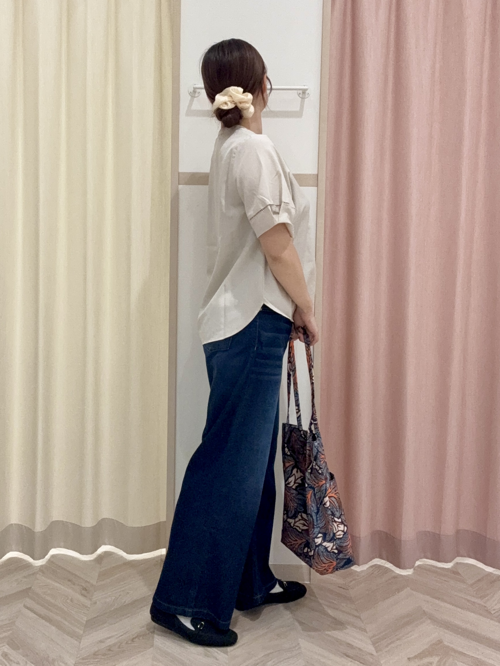 kさんの「SHOO･LA･RUE｜【洗濯後しわになりにくい/インせずきまる】シンプルだけど女性らしい 麻調スキッパーブラウス」を使ったコーディネート